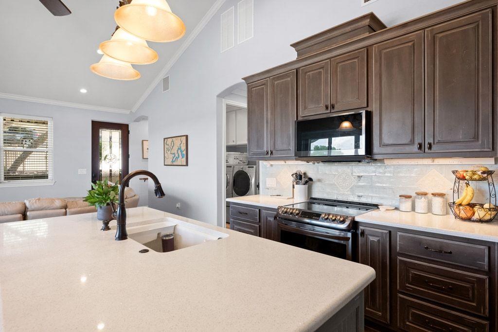 19833 Lakehurst Loop, Spicewood, TX 78669