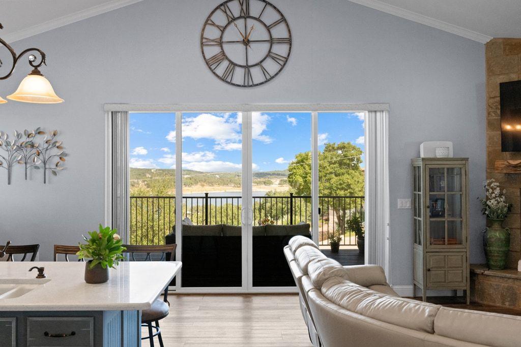 19833 Lakehurst Loop, Spicewood, TX 78669