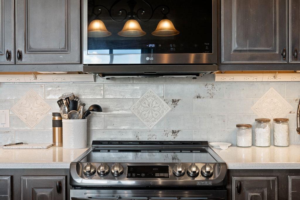 19833 Lakehurst Loop, Spicewood, TX 78669