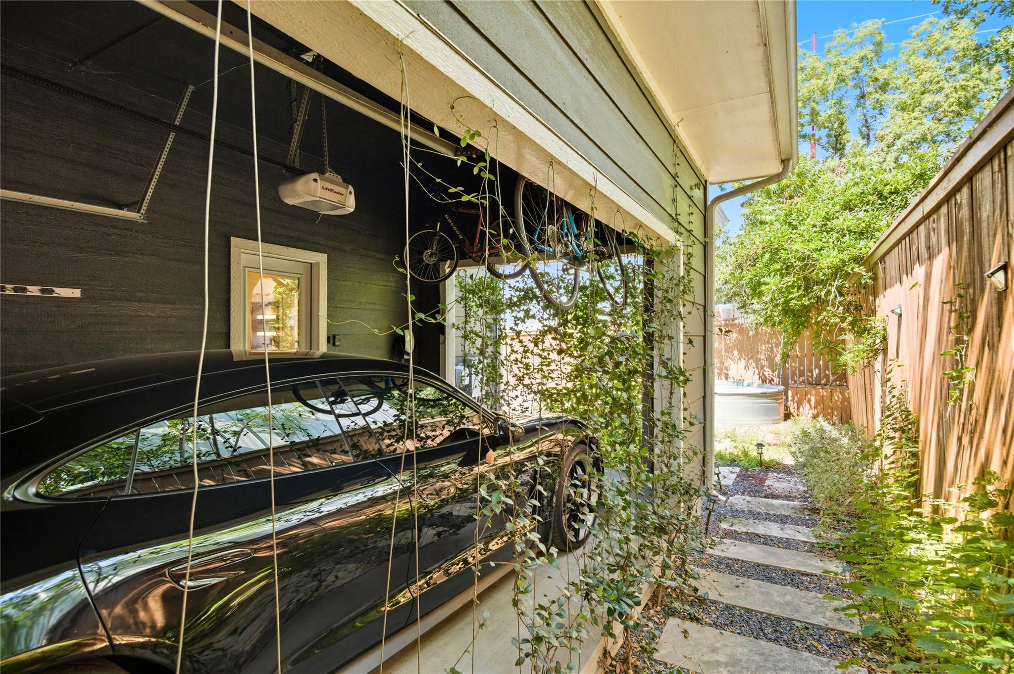 2007 Sl Davis Ave # B, Austin, TX 78702