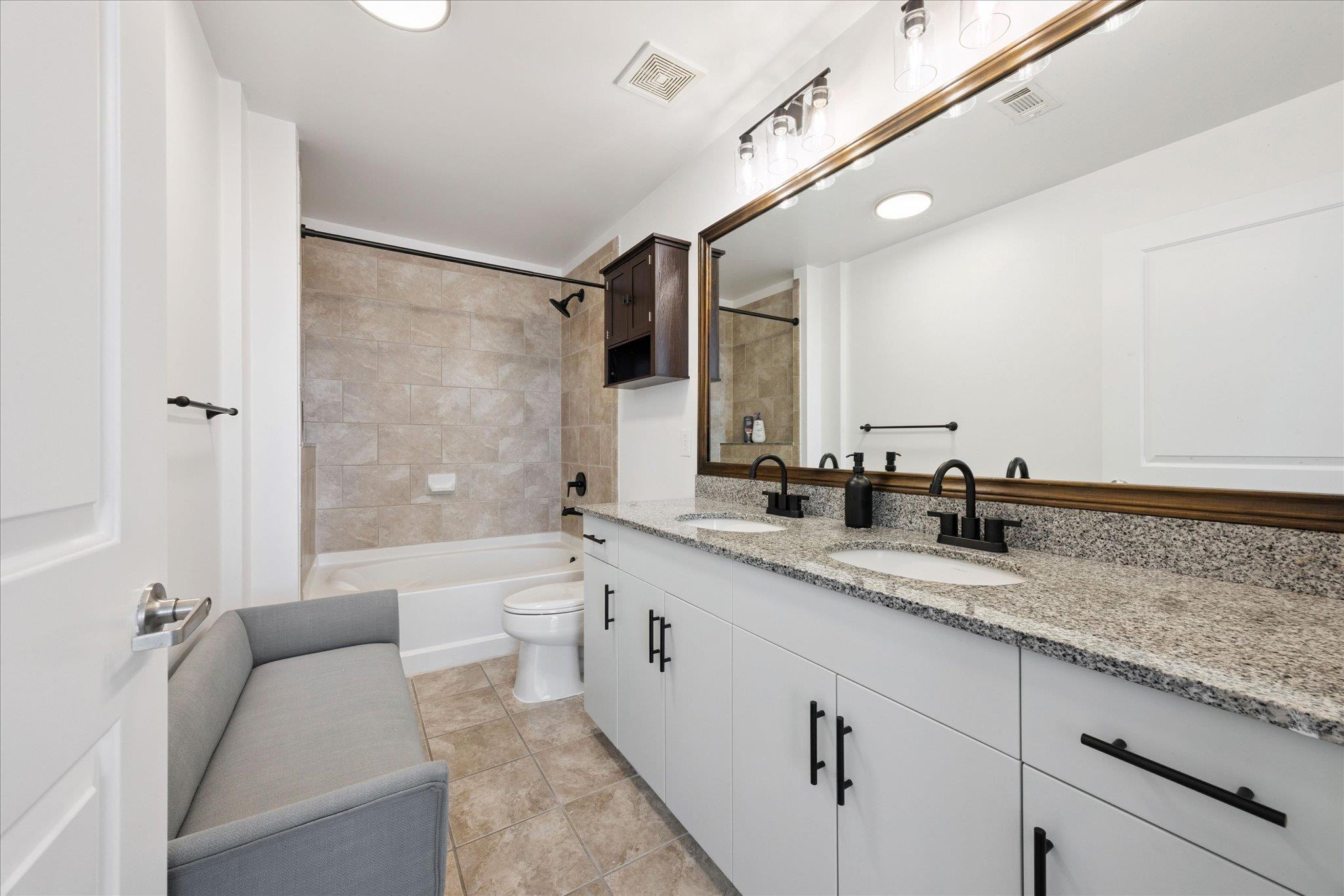 360 Nueces St # 2704, Austin, TX 78701