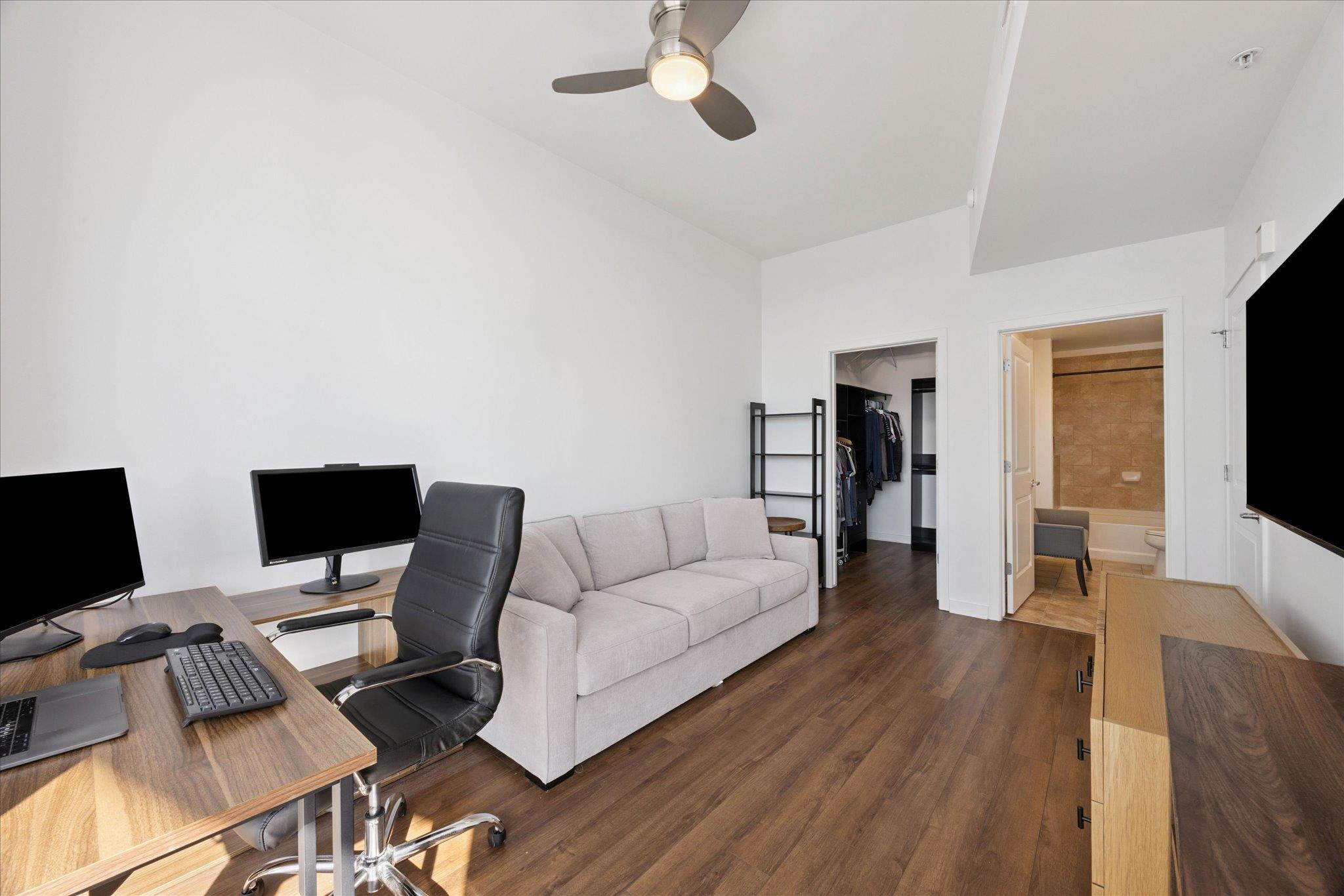 360 Nueces St # 2704, Austin, TX 78701