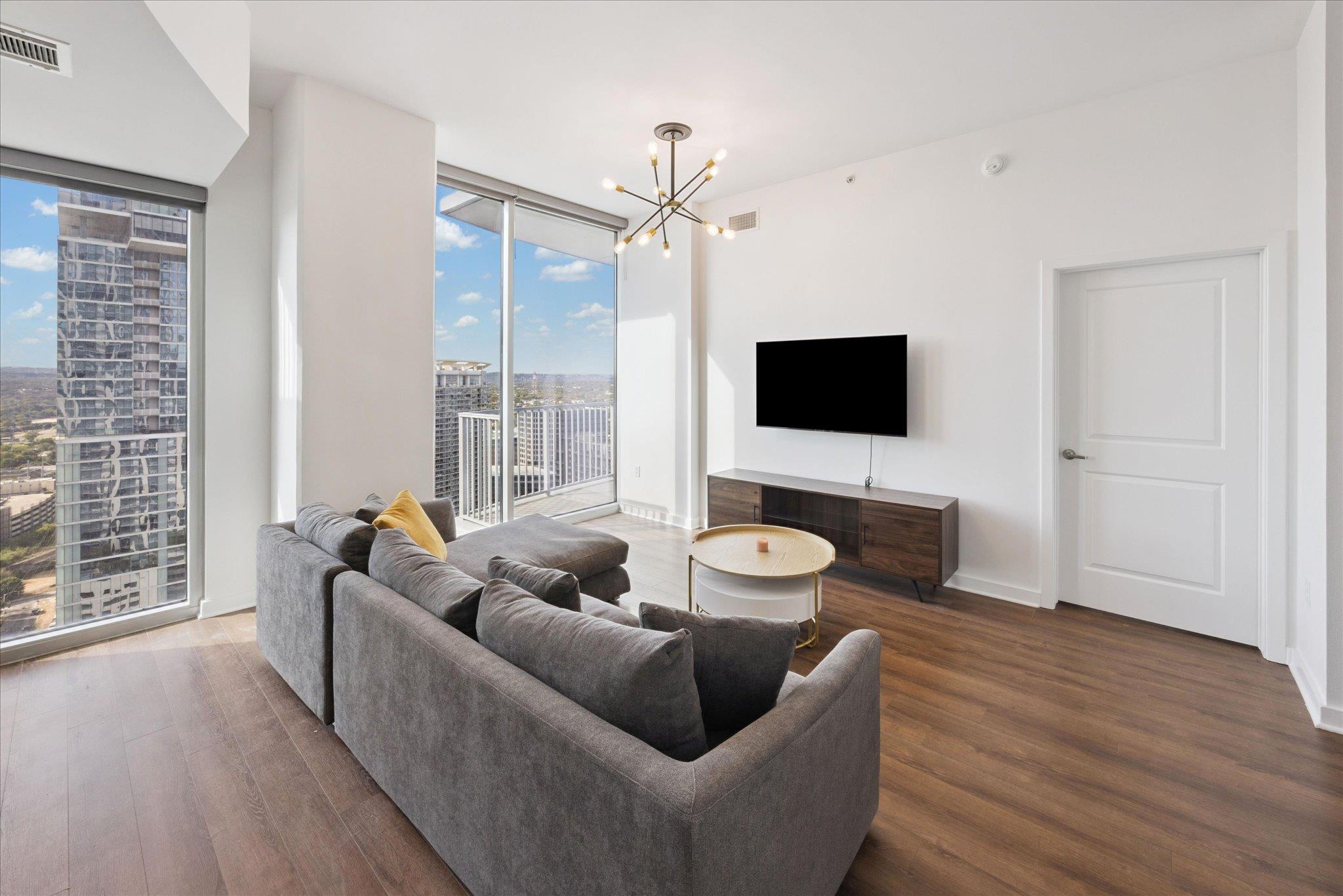 360 Nueces St # 2704, Austin, TX 78701