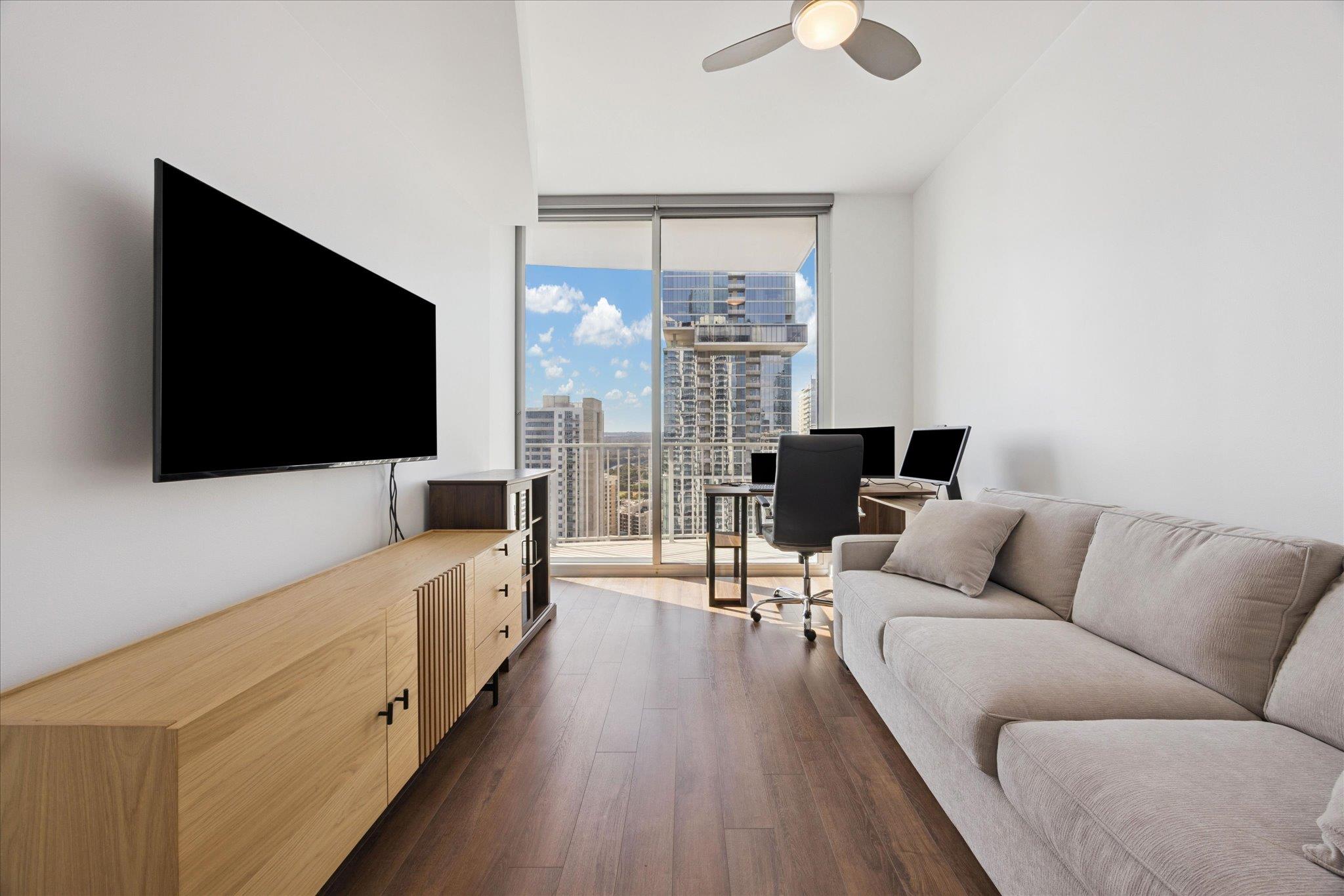 360 Nueces St # 2704, Austin, TX 78701