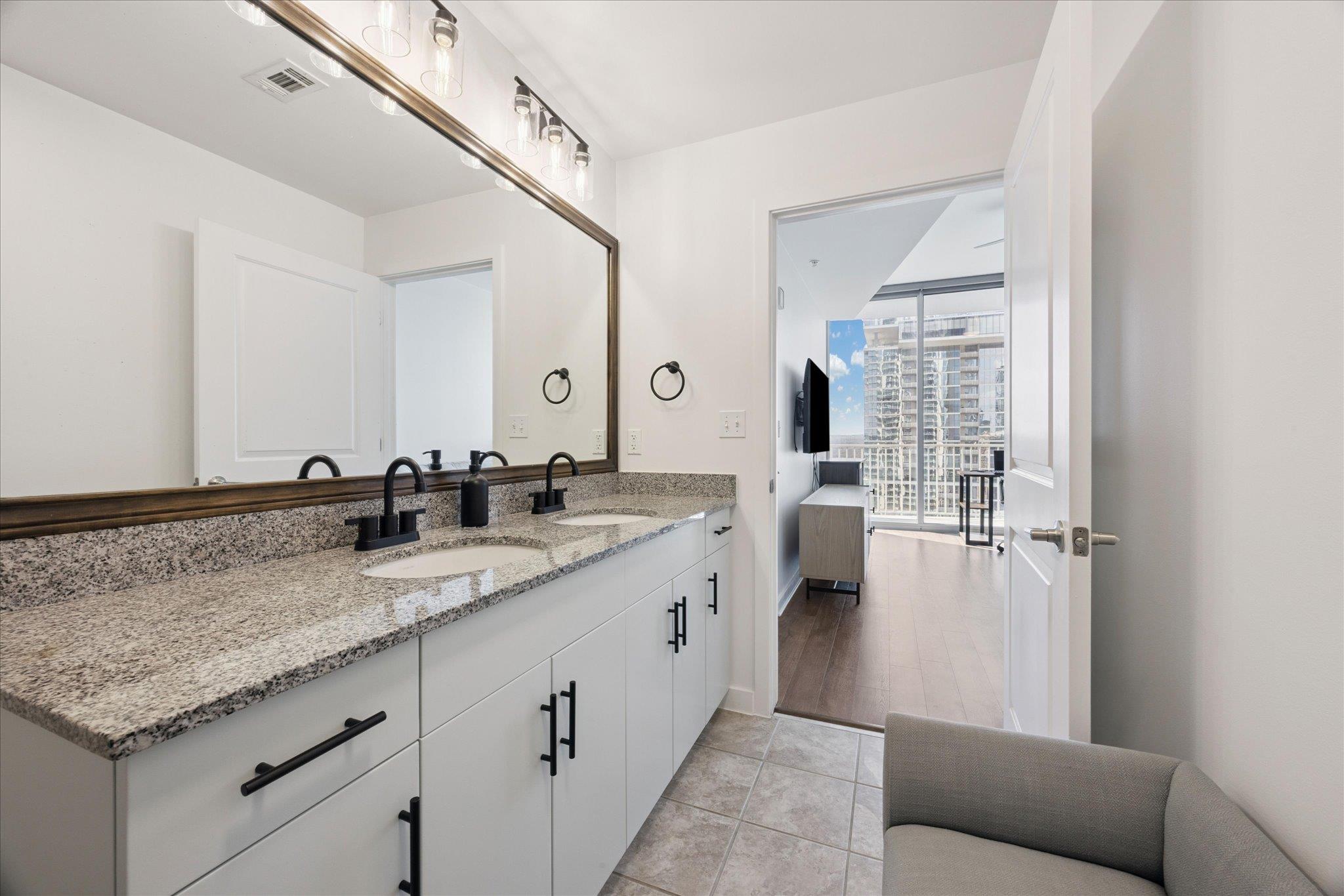 360 Nueces St # 2704, Austin, TX 78701