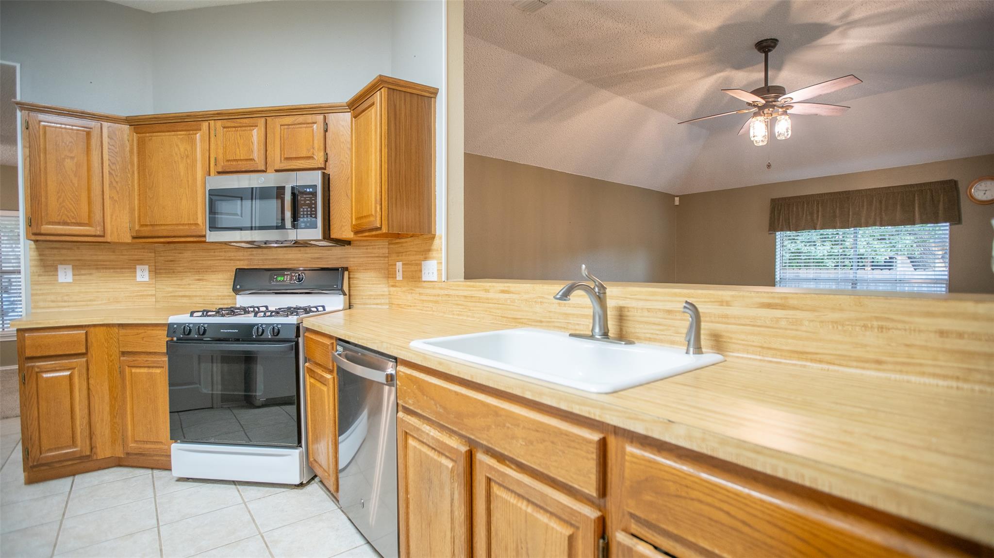 401 Parkview Dr, Pflugerville, TX 78660