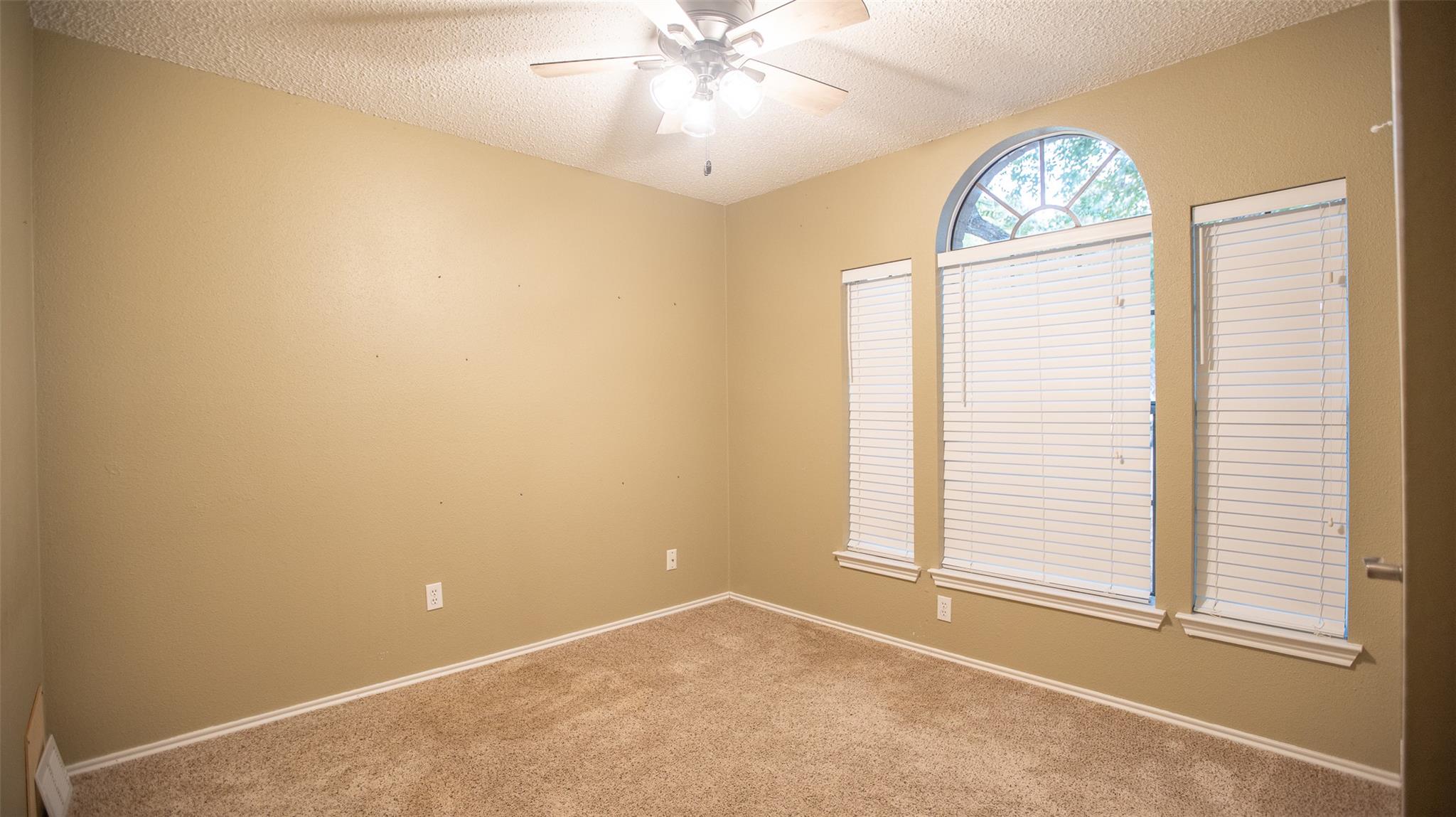 401 Parkview Dr, Pflugerville, TX 78660