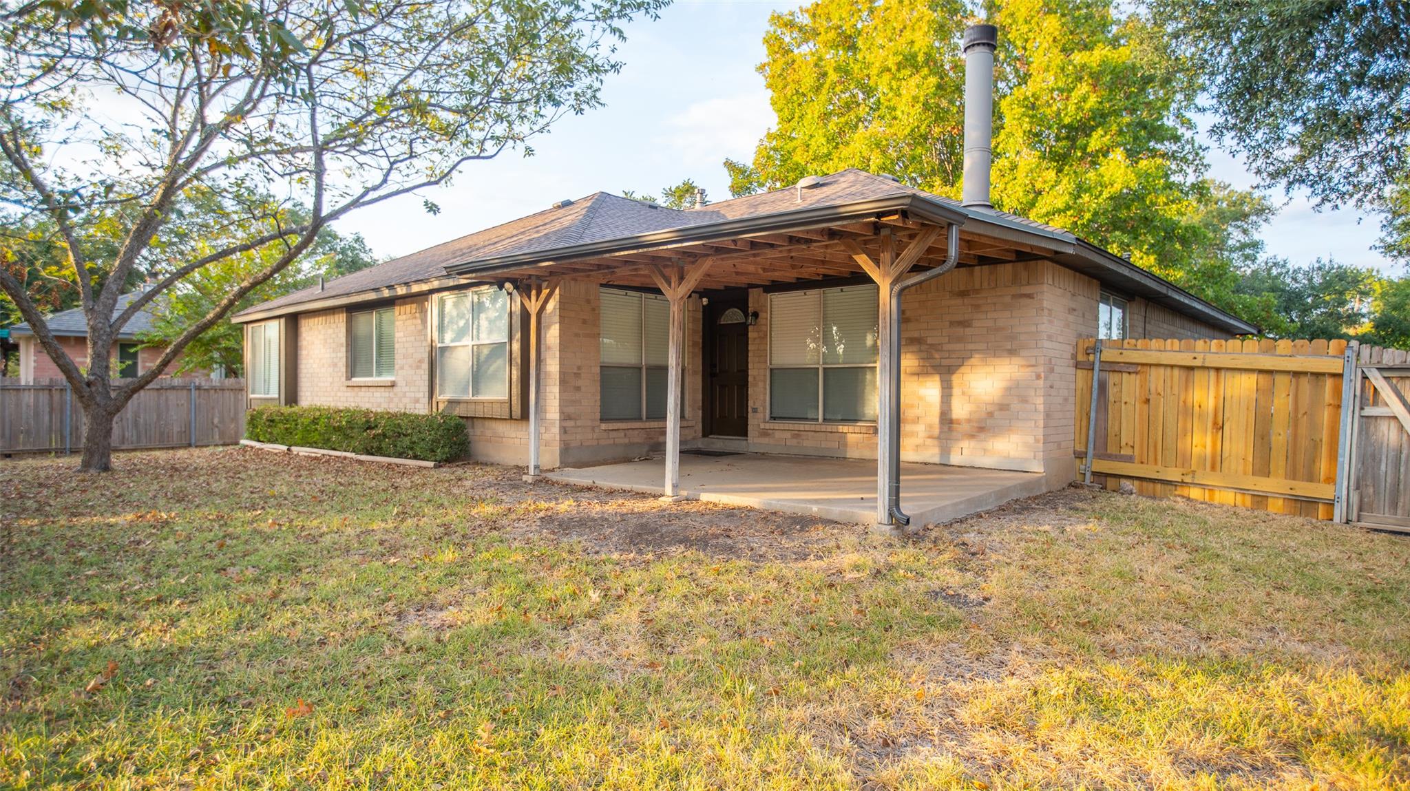 401 Parkview Dr, Pflugerville, TX 78660