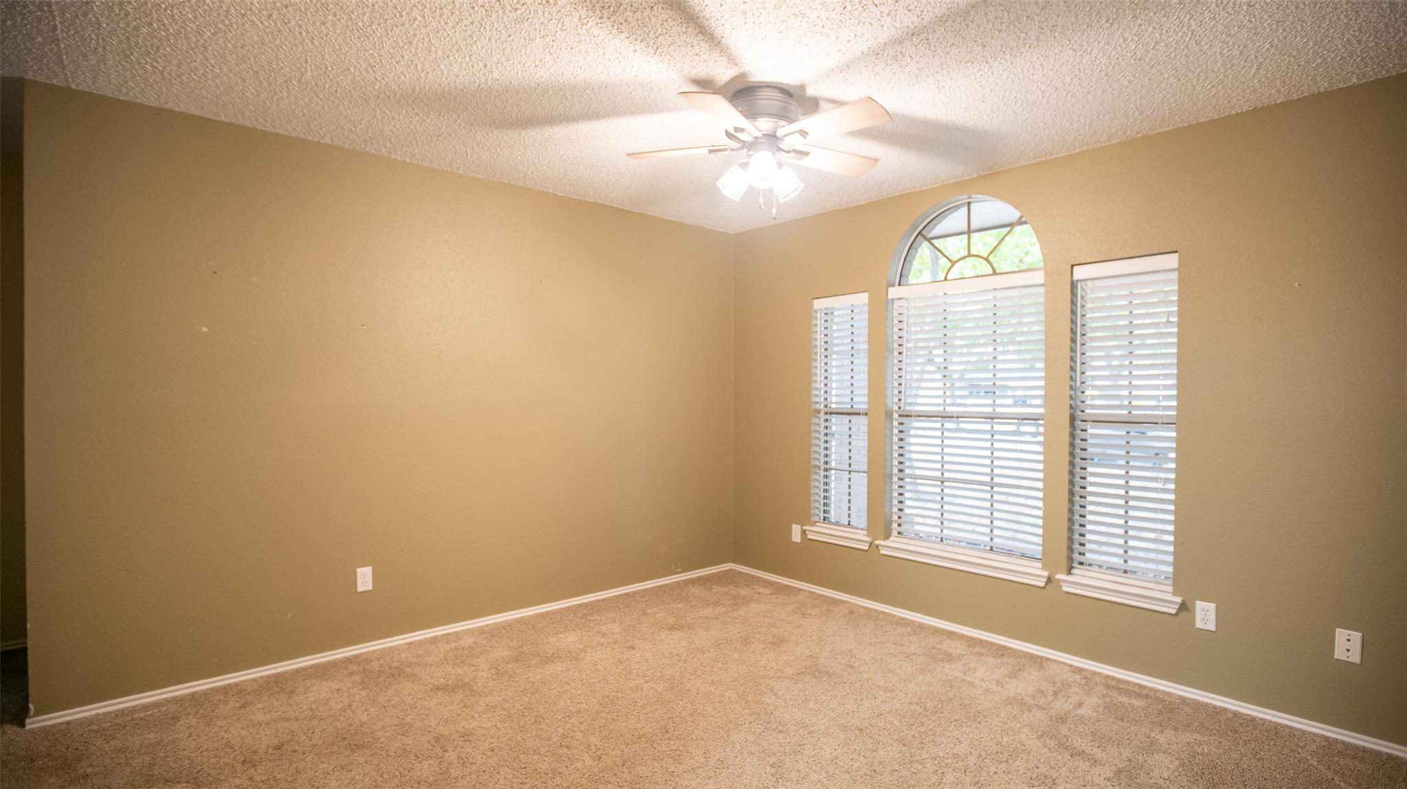 401 Parkview Dr, Pflugerville, TX 78660