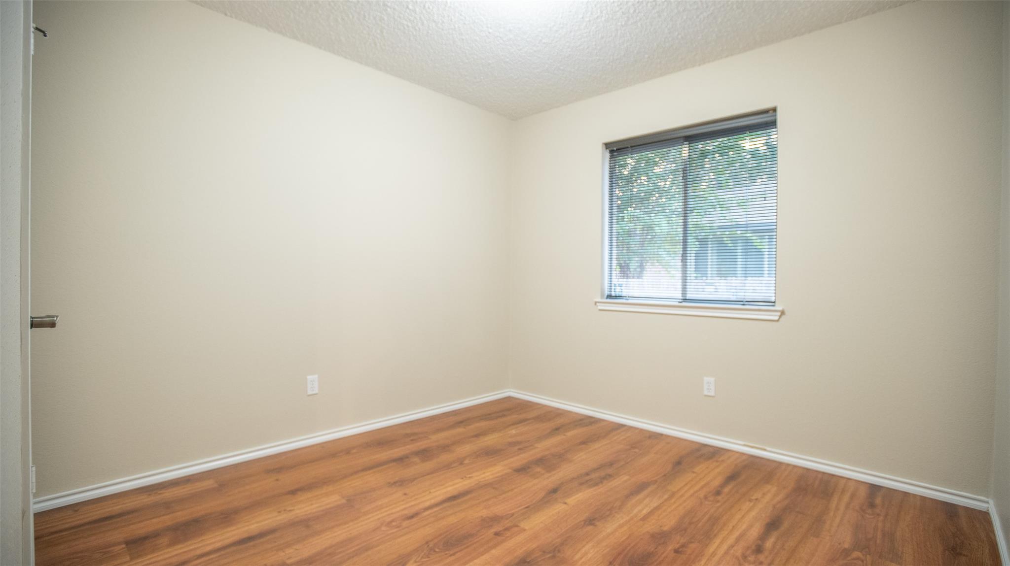 401 Parkview Dr, Pflugerville, TX 78660