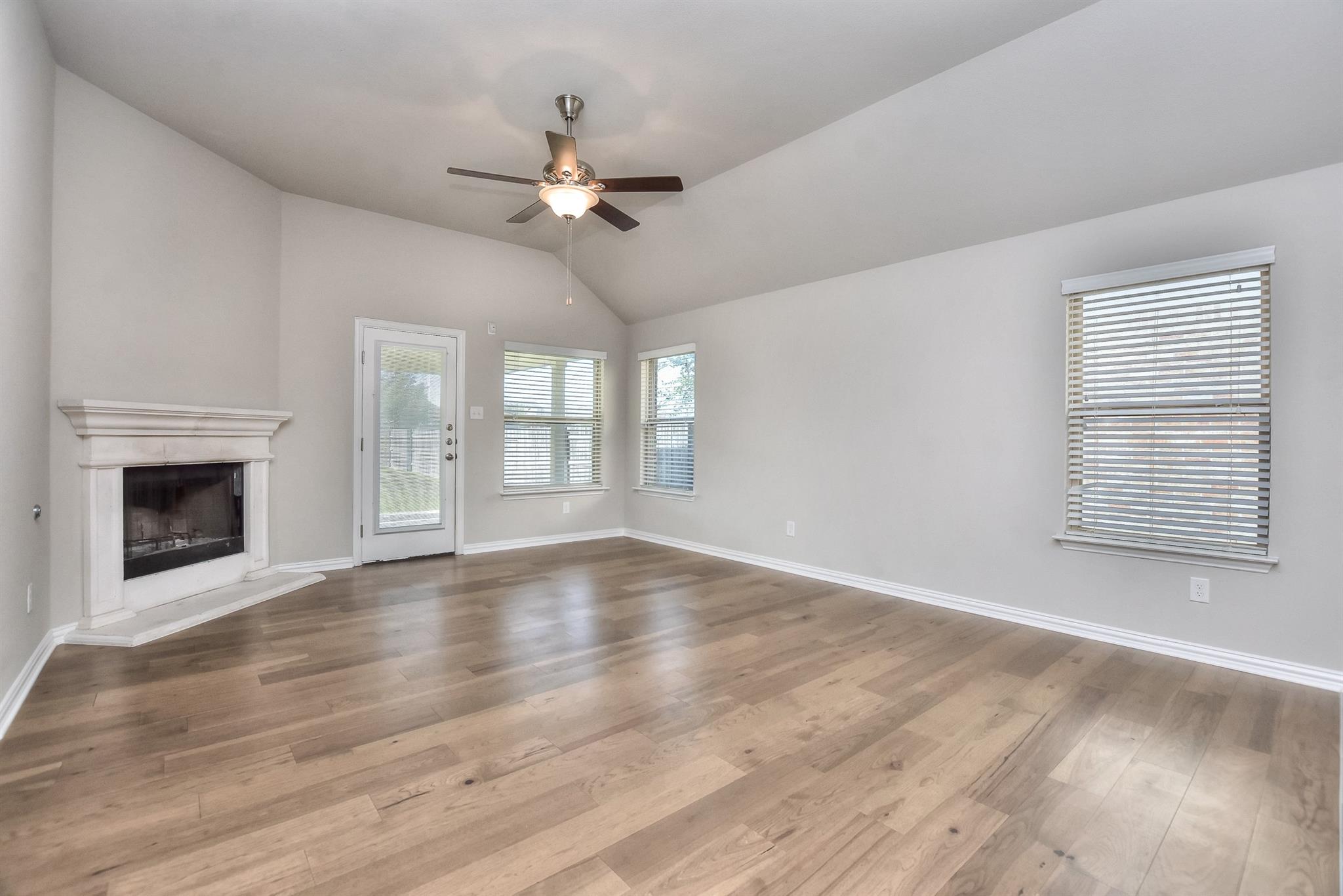 409 Bluehaw Dr, Georgetown, TX 78628