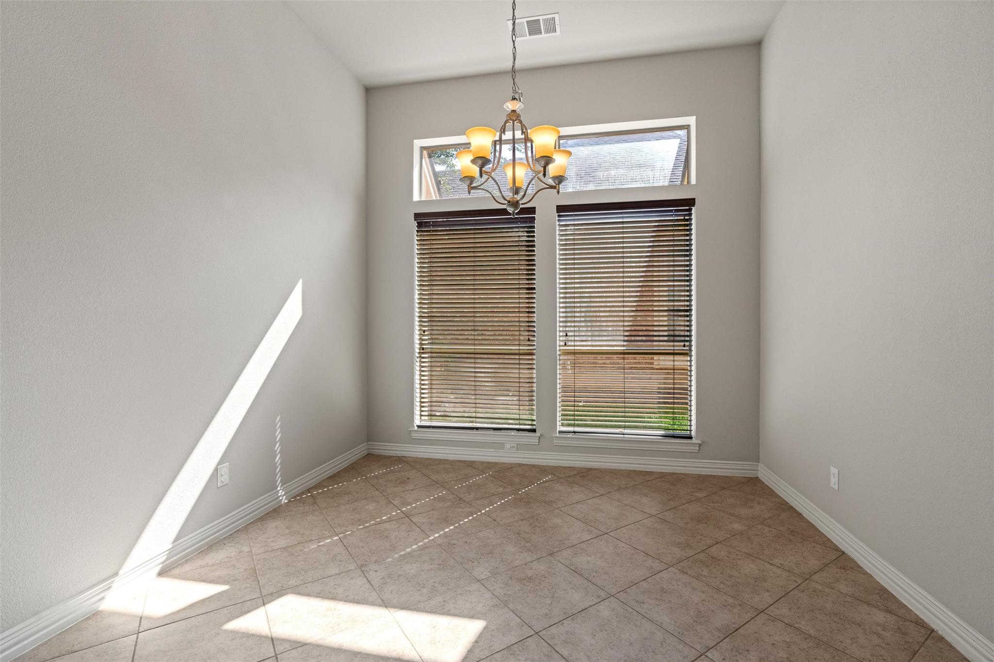 1240 Pine Forest Cir, Round Rock, TX 78665