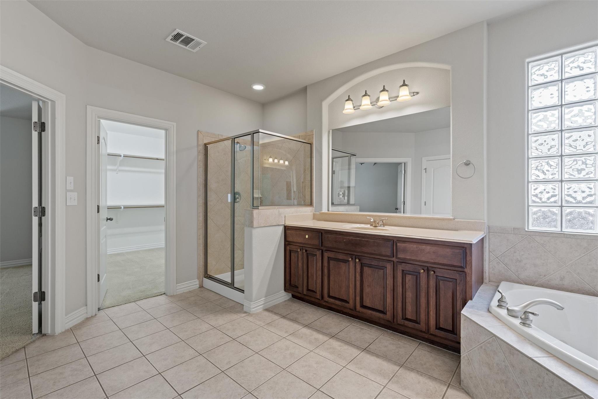 1240 Pine Forest Cir, Round Rock, TX 78665