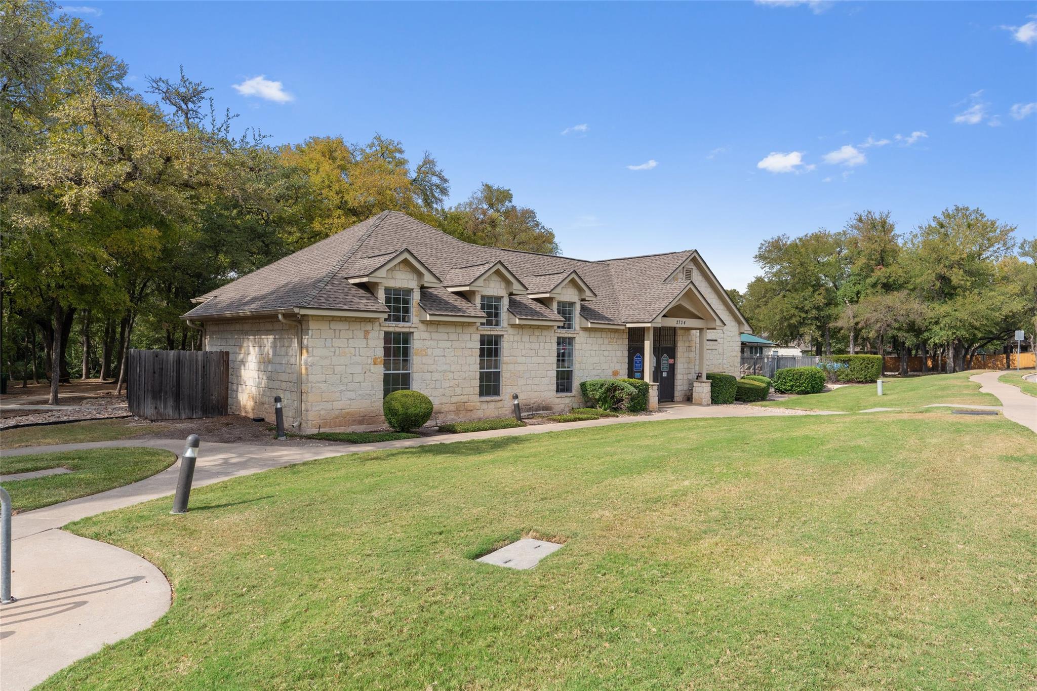 1240 Pine Forest Cir, Round Rock, TX 78665