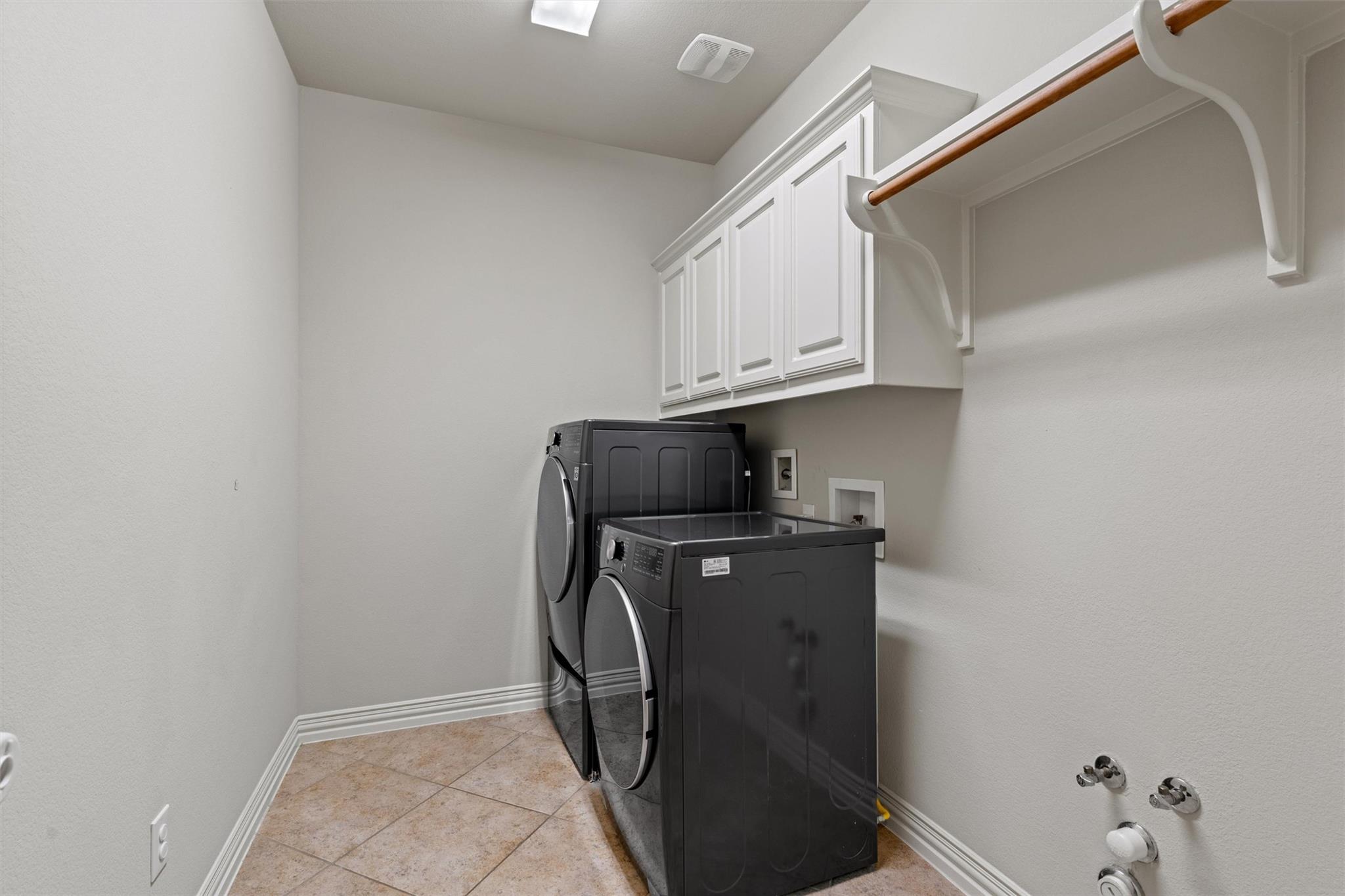 1240 Pine Forest Cir, Round Rock, TX 78665