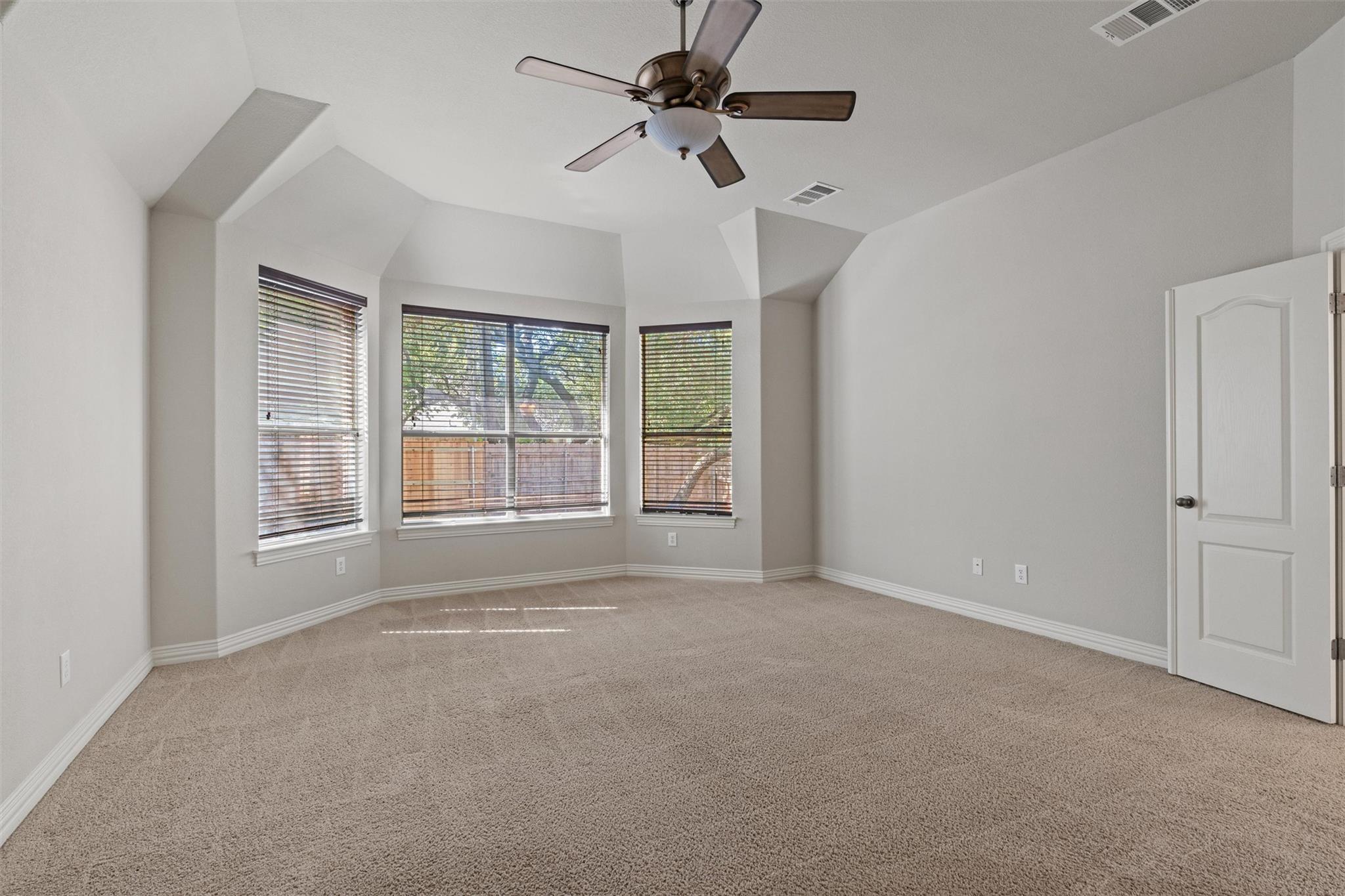 1240 Pine Forest Cir, Round Rock, TX 78665