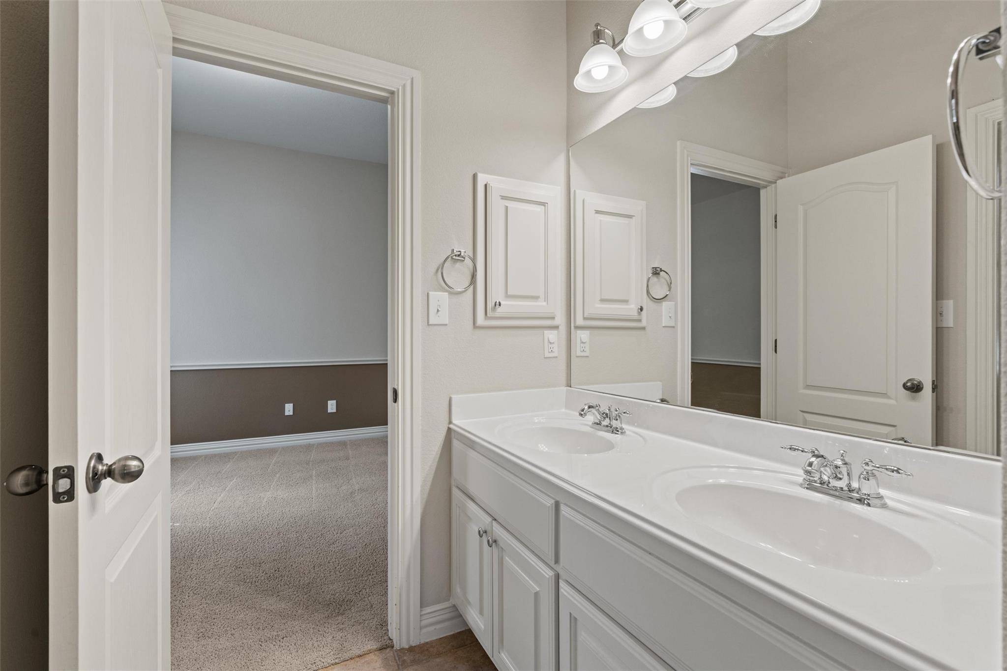 1240 Pine Forest Cir, Round Rock, TX 78665