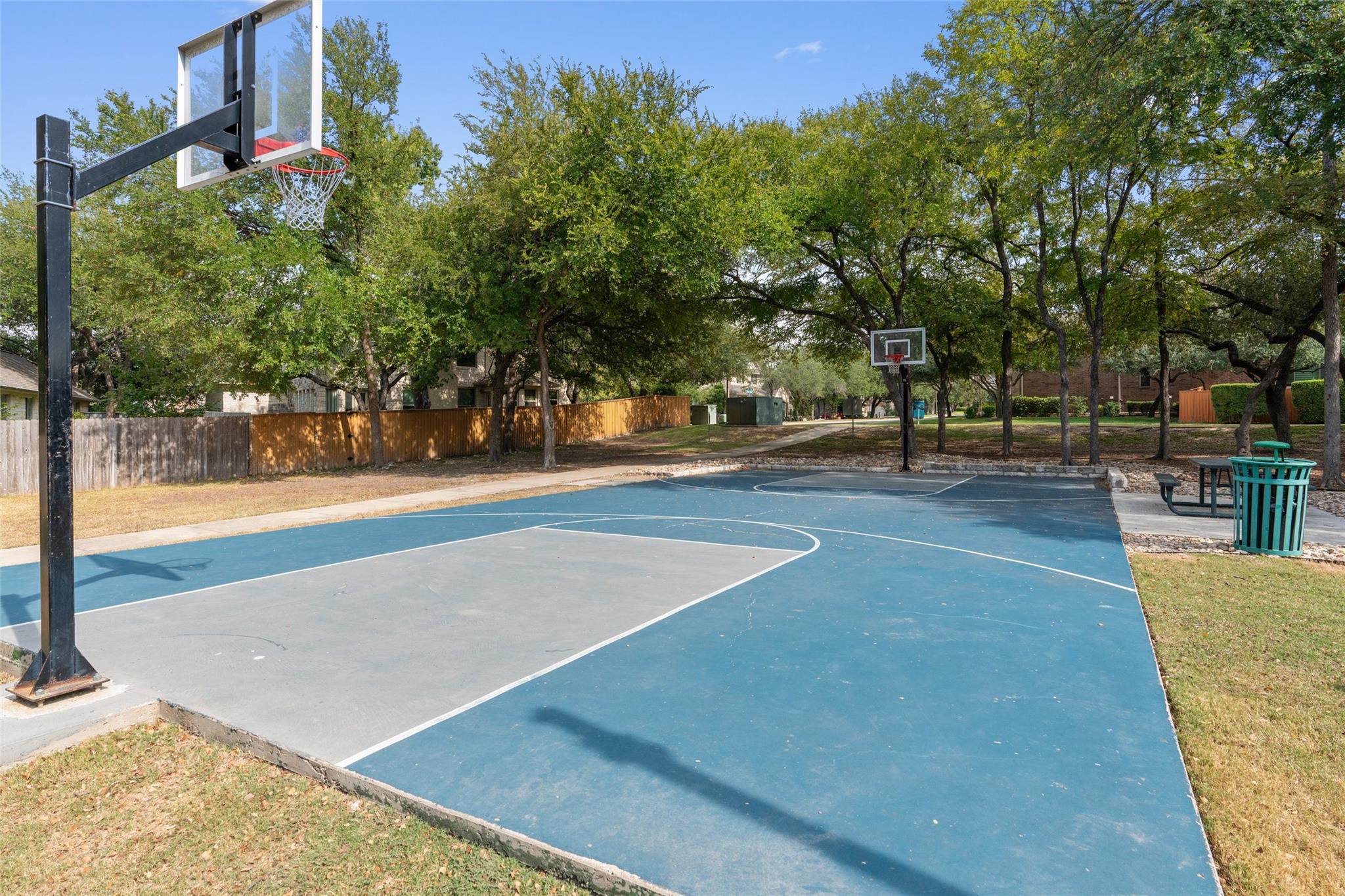 1240 Pine Forest Cir, Round Rock, TX 78665