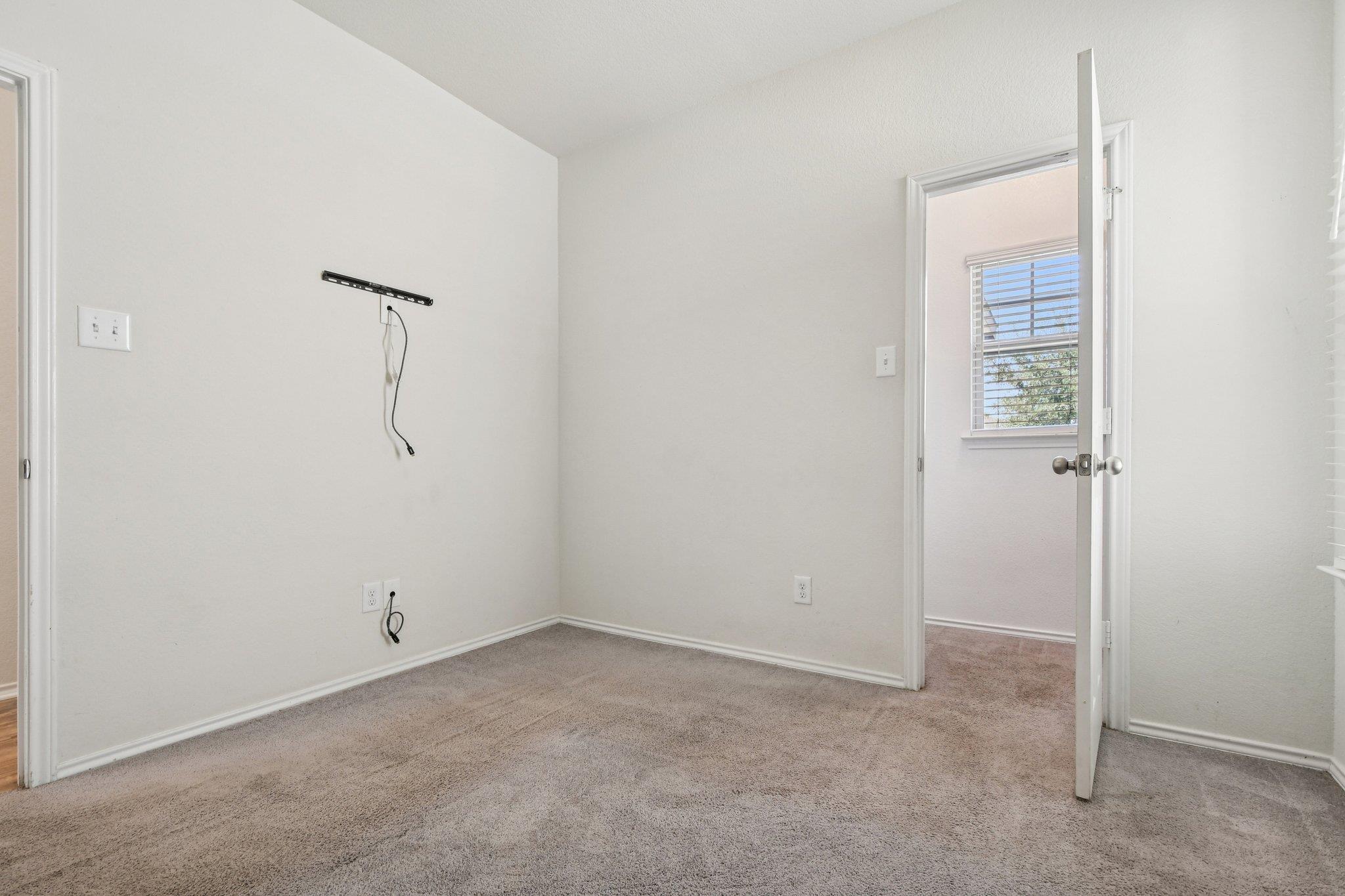 213 Ibis Falls Loop, Jarrell, TX 76537