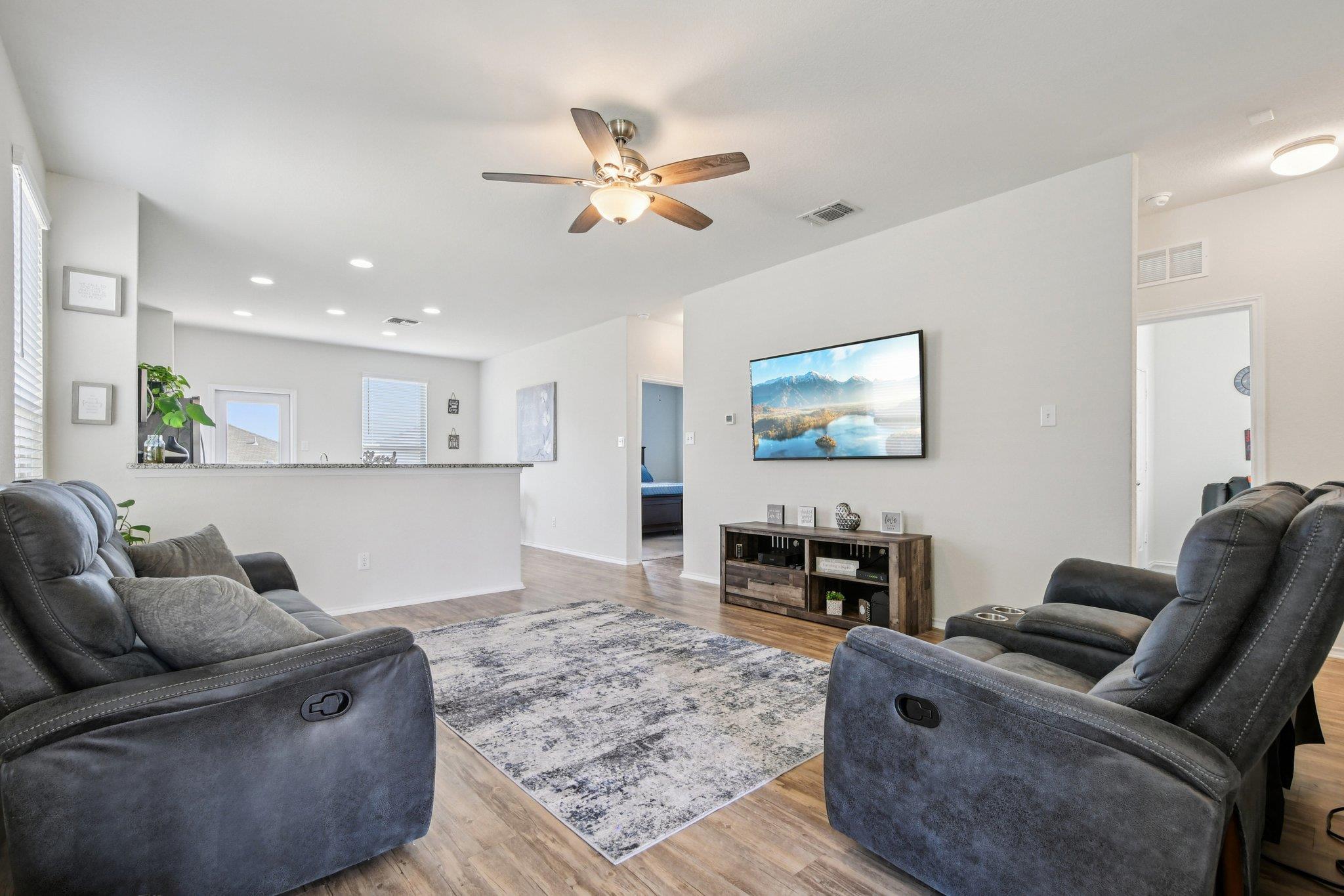 213 Ibis Falls Loop, Jarrell, TX 76537