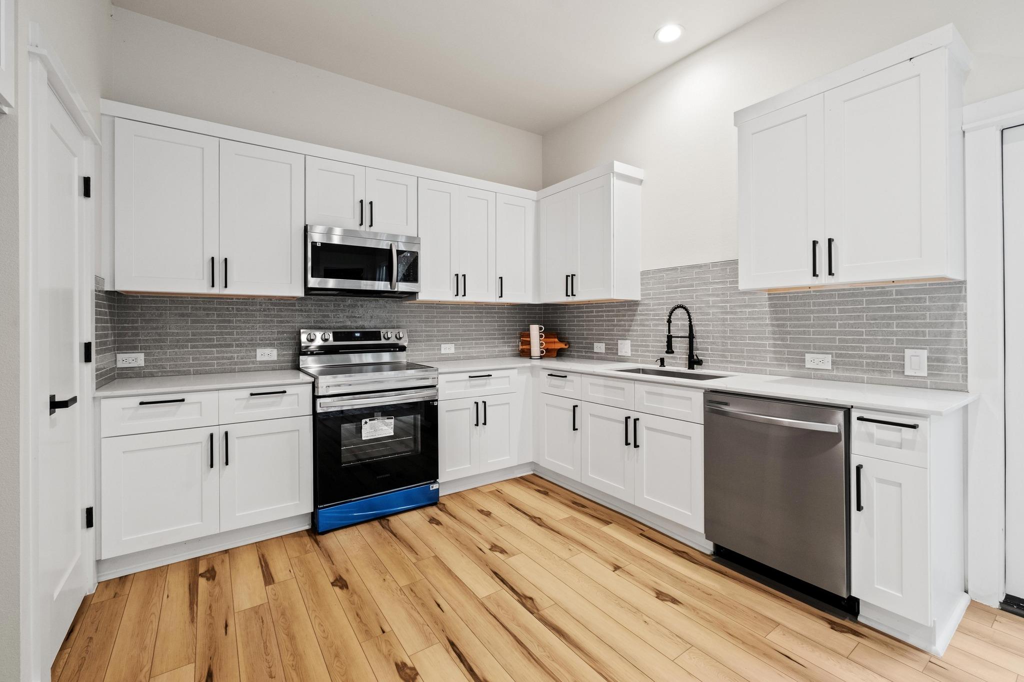 2309 Montopolis Dr # 9, Austin, TX 78741