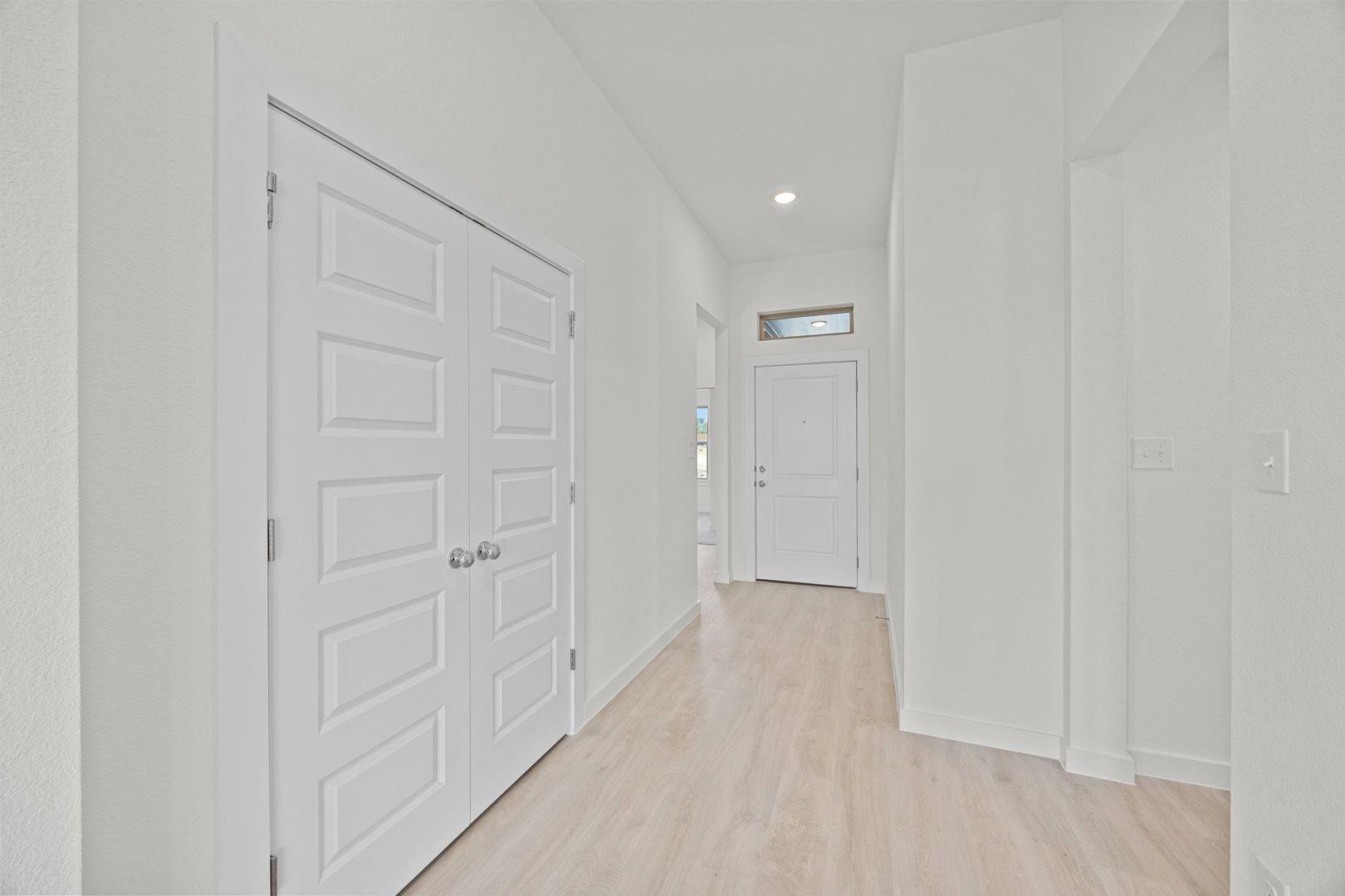 108 Divisadero Dr, Hutto, TX 78634