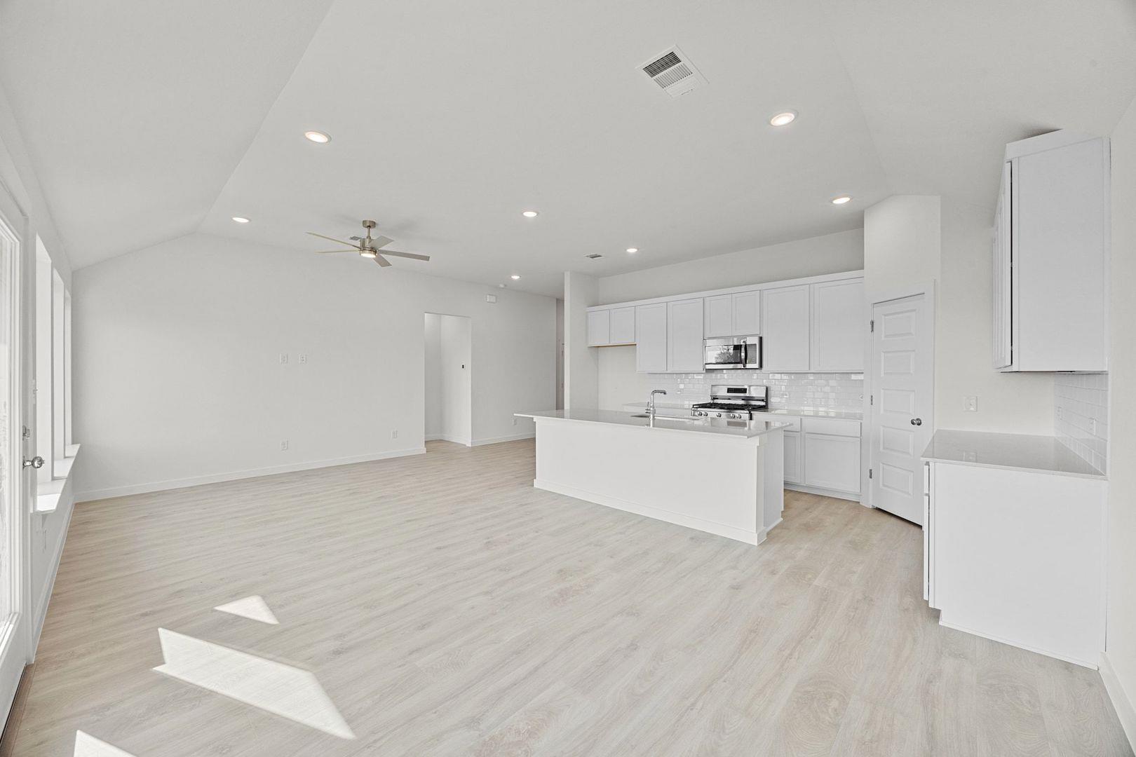 108 Divisadero Dr, Hutto, TX 78634