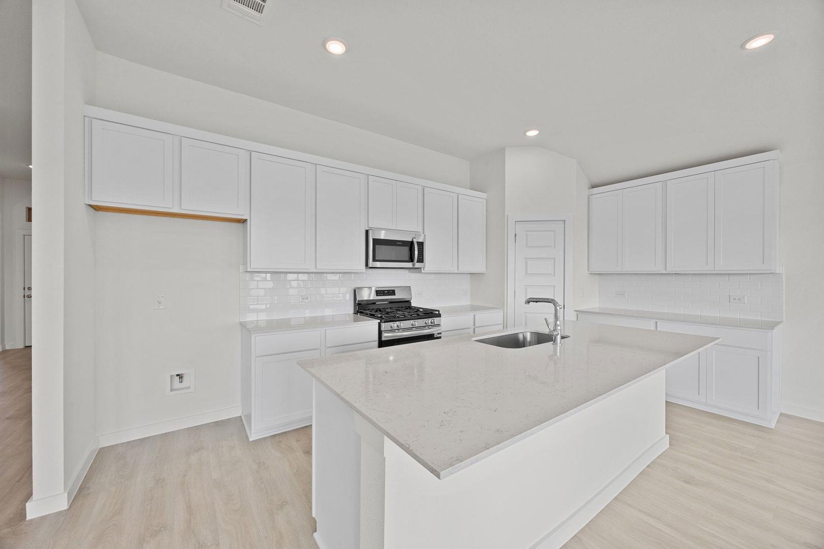 108 Divisadero Dr, Hutto, TX 78634