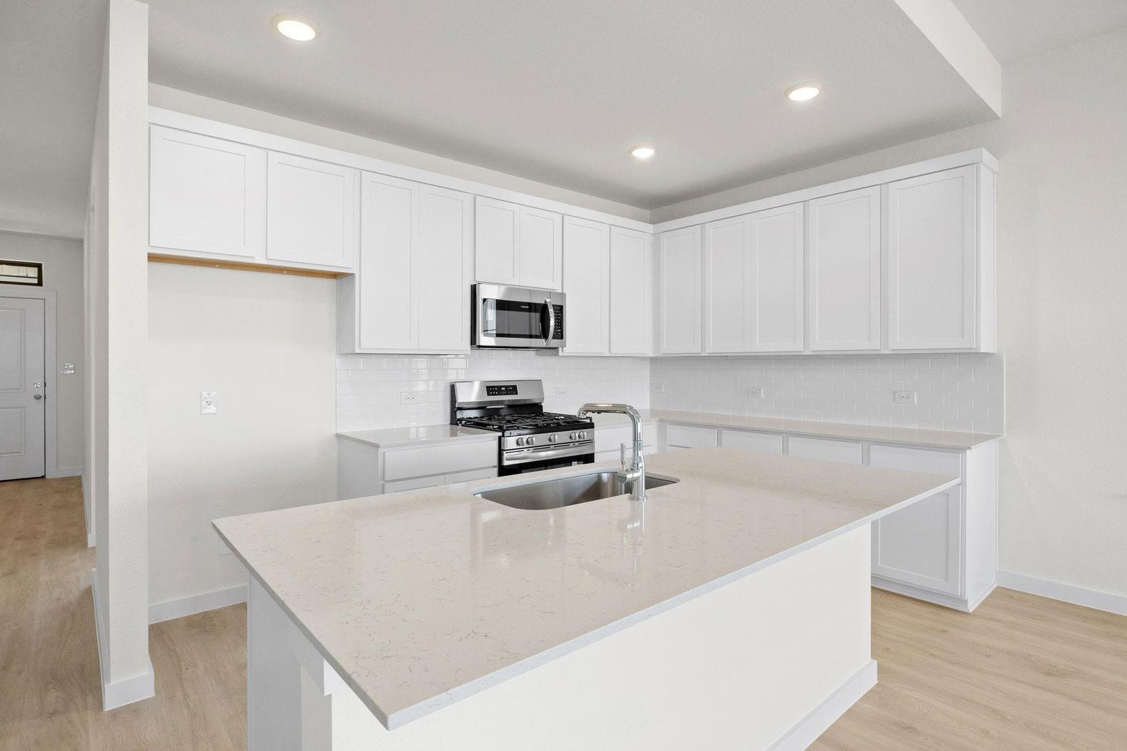 112 Divisadero Dr, Hutto, TX 78634