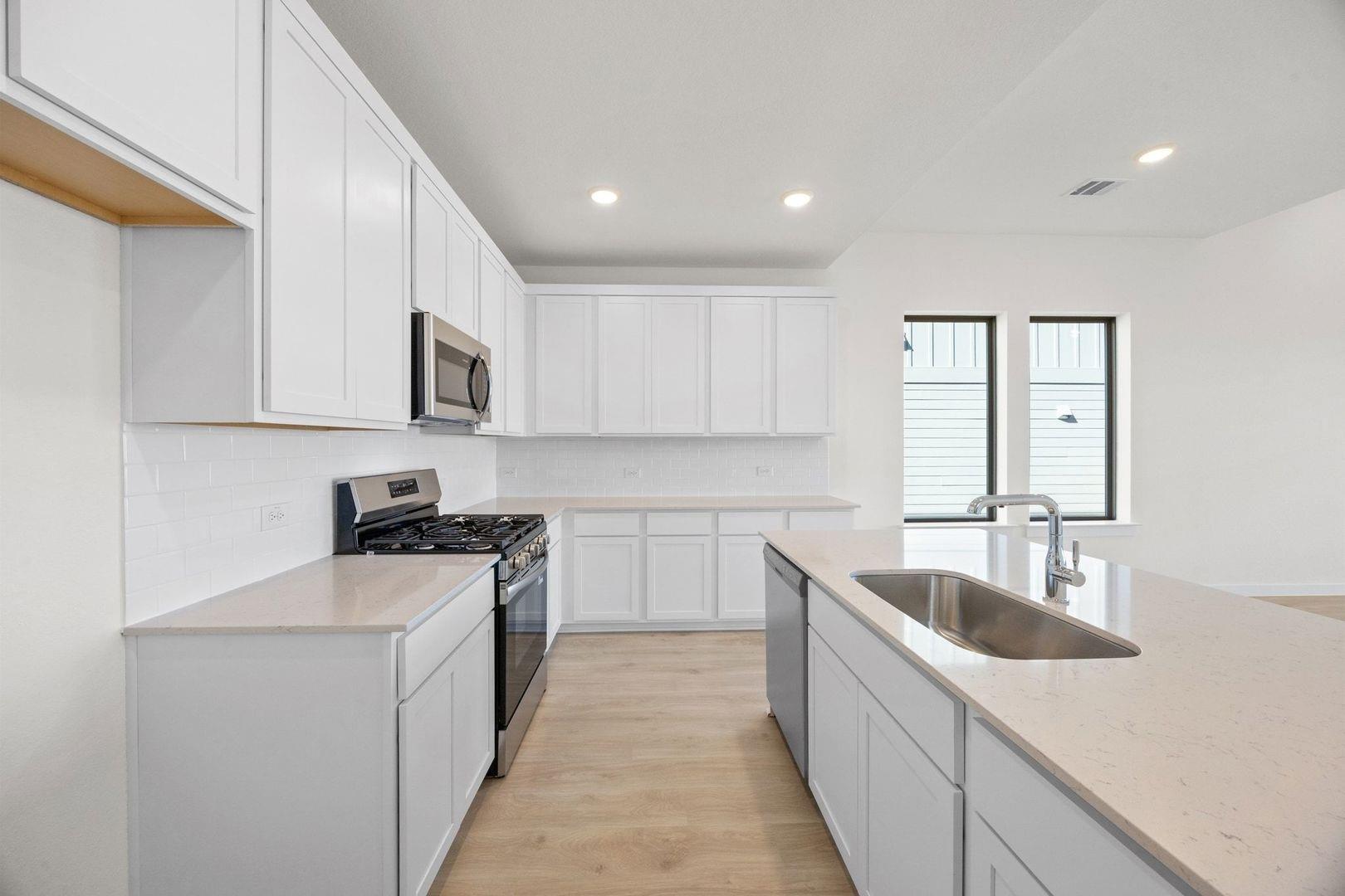 112 Divisadero Dr, Hutto, TX 78634