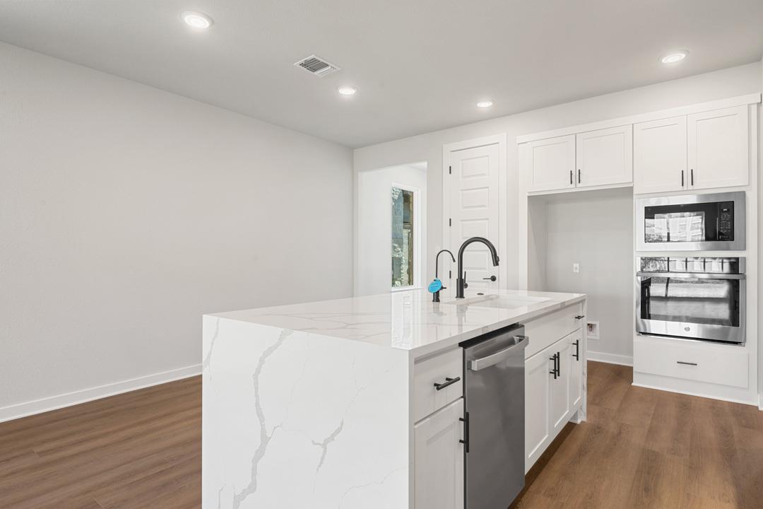 404 Milkwood Terrace, Dripping Springs, TX 78620