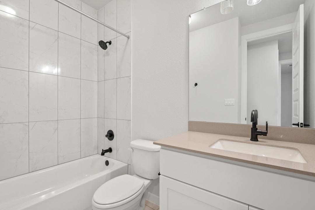 404 Milkwood Terrace, Dripping Springs, TX 78620