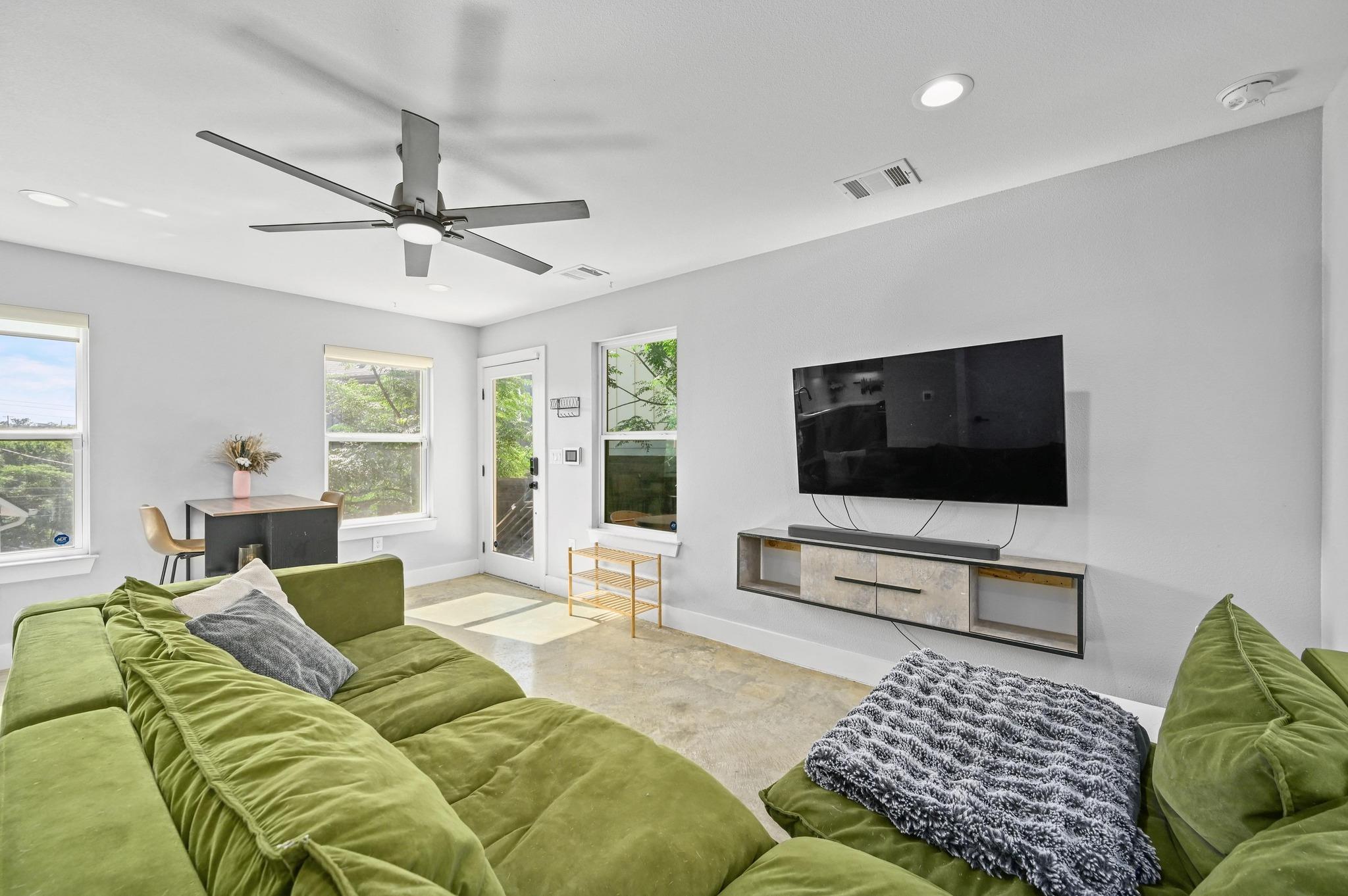 1210 Luna St # 2, Austin, TX 78721