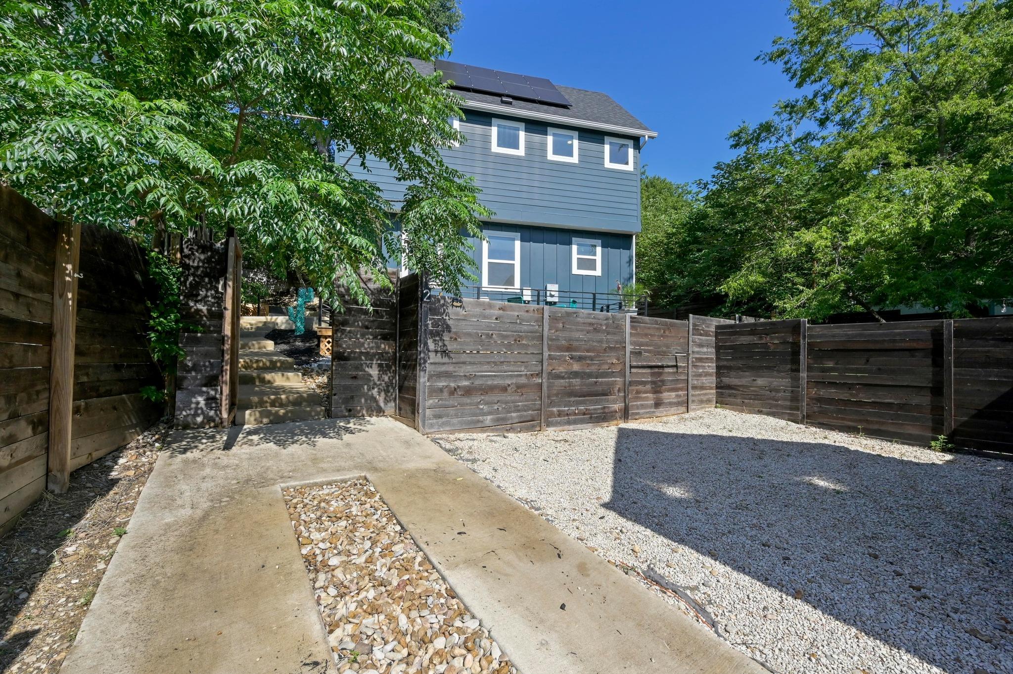 1210 Luna St # 2, Austin, TX 78721