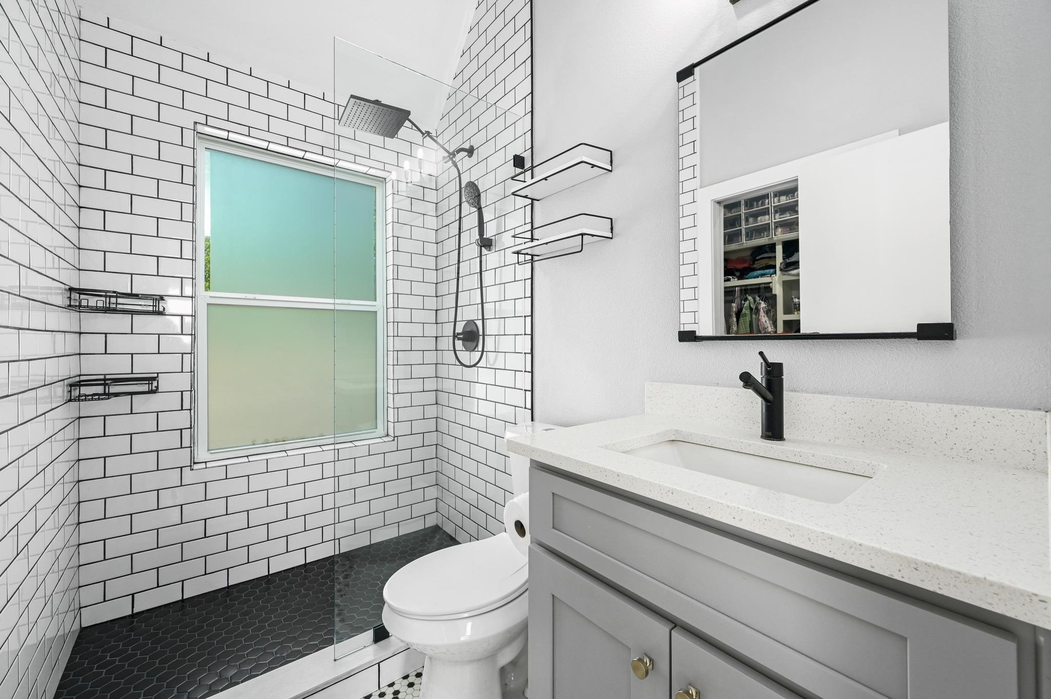 1210 Luna St # 2, Austin, TX 78721