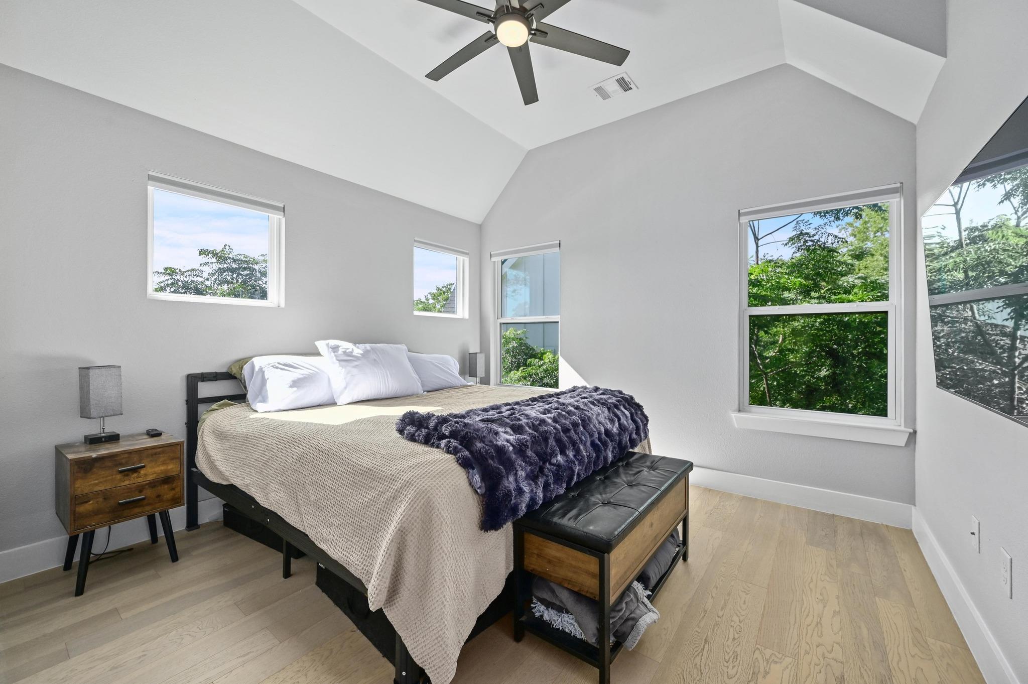 1210 Luna St # 2, Austin, TX 78721