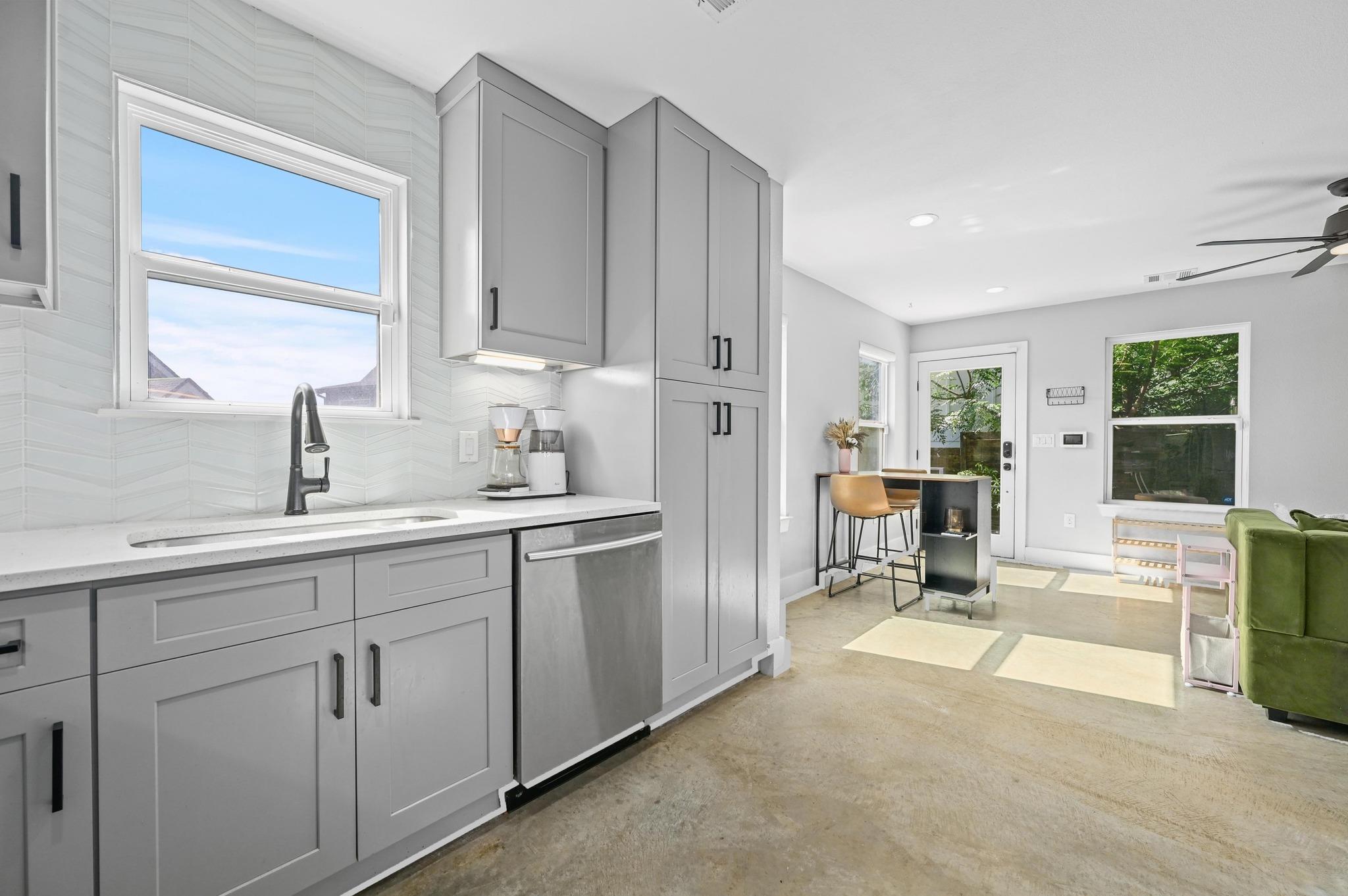 1210 Luna St # 2, Austin, TX 78721