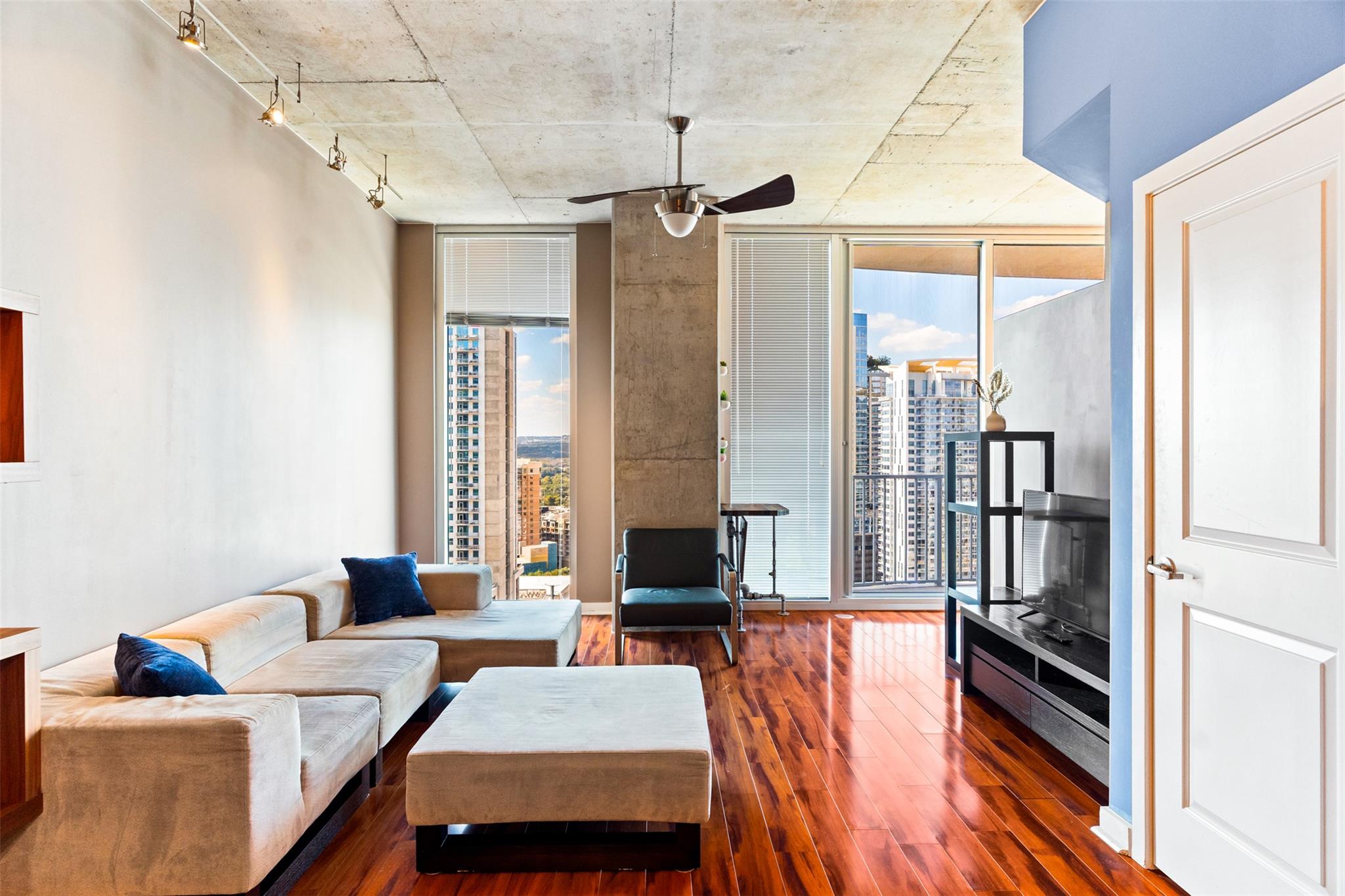 360 Nueces St # 2006, Austin, TX 78701