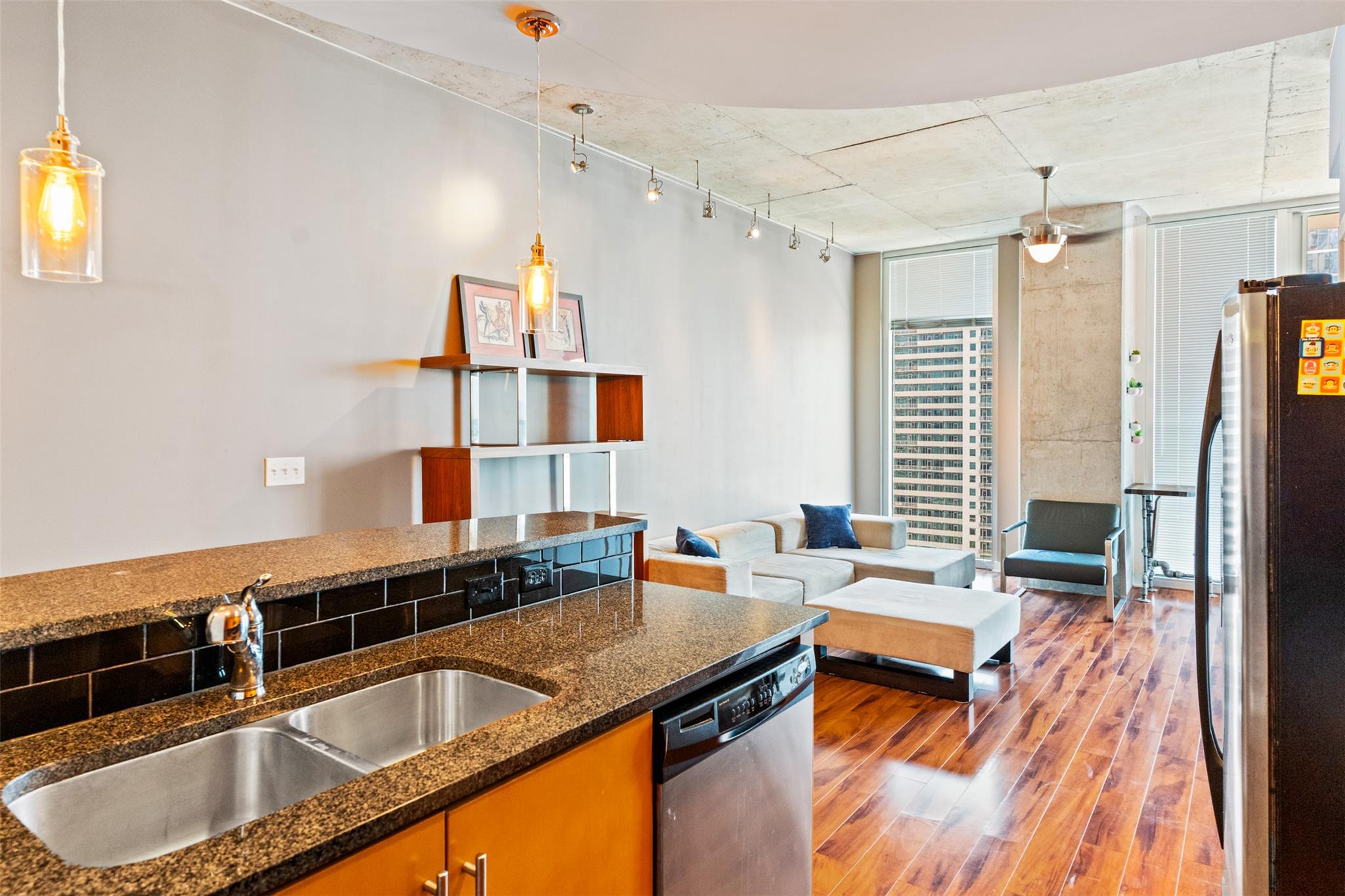 360 Nueces St # 2006, Austin, TX 78701