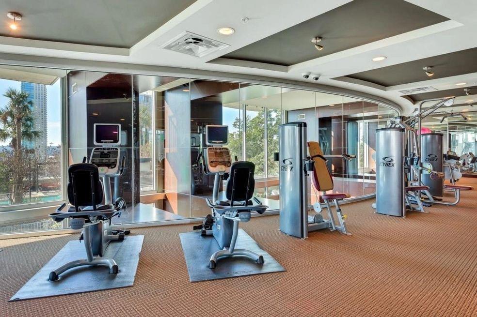 360 Nueces St # 2006, Austin, TX 78701