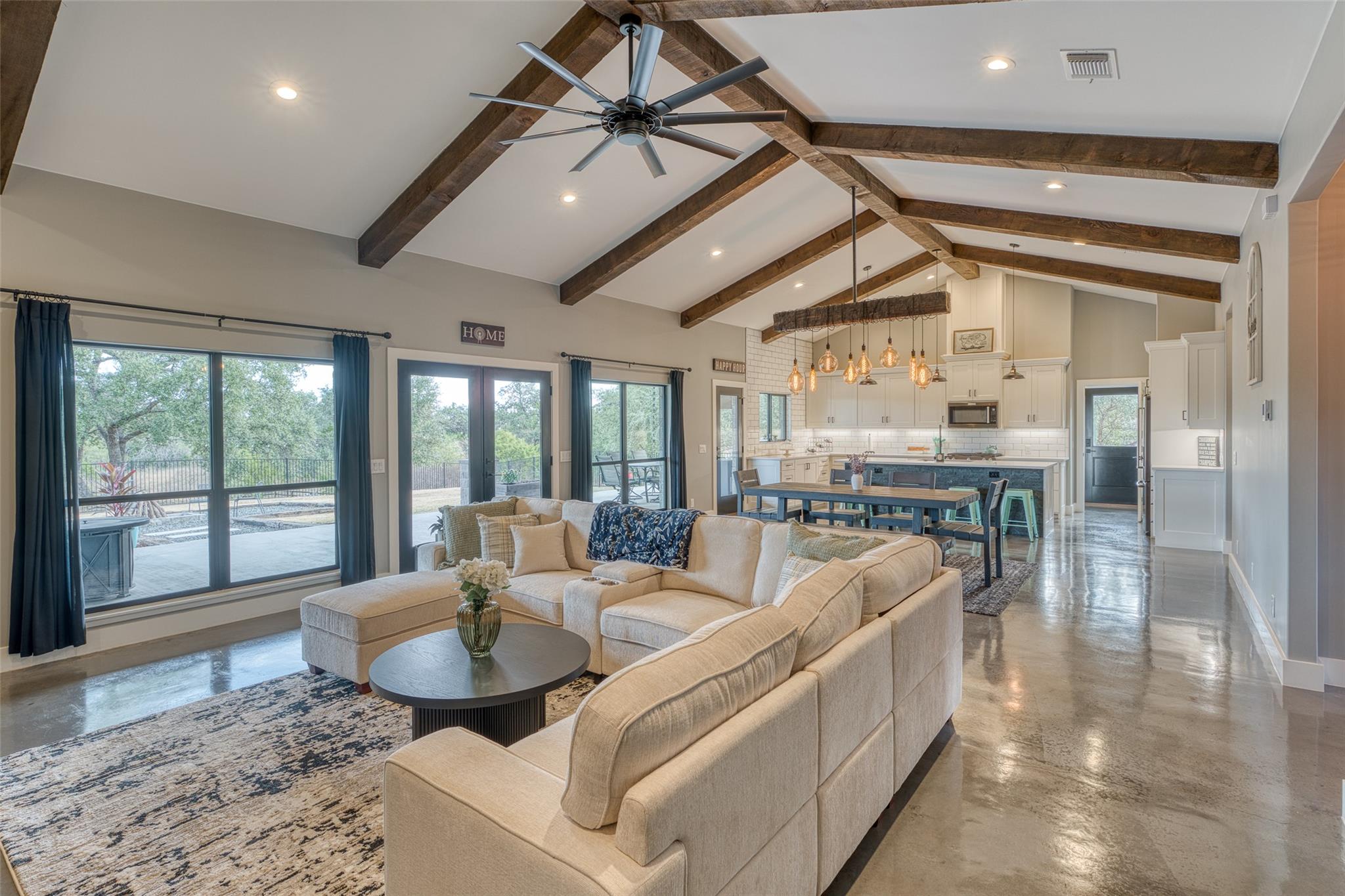 105 Keystone Rdg, Buchanan Dam, TX 78609