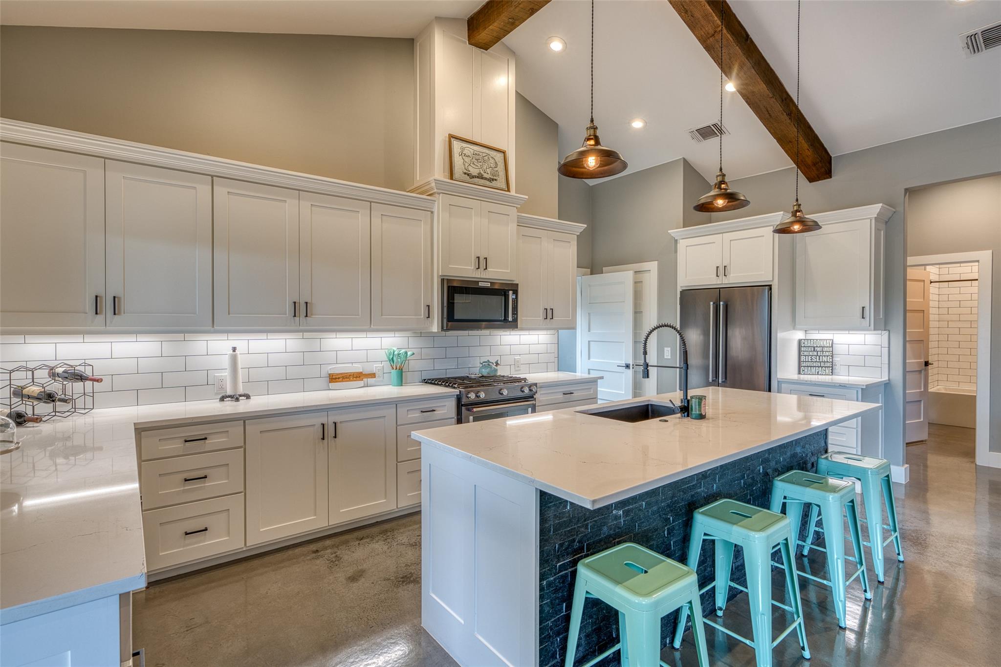 105 Keystone Rdg, Buchanan Dam, TX 78609