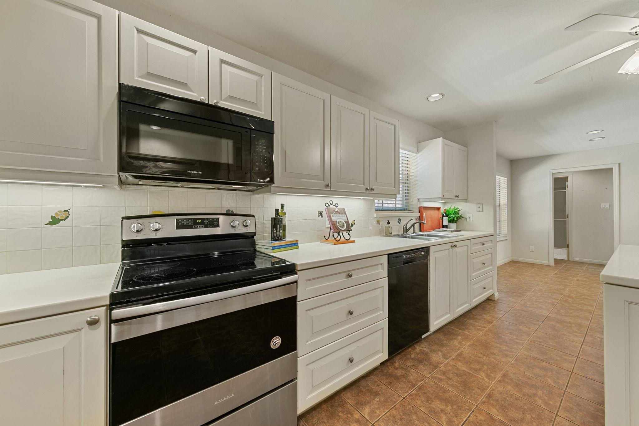 7403 W Rim Dr, Austin, TX 78731