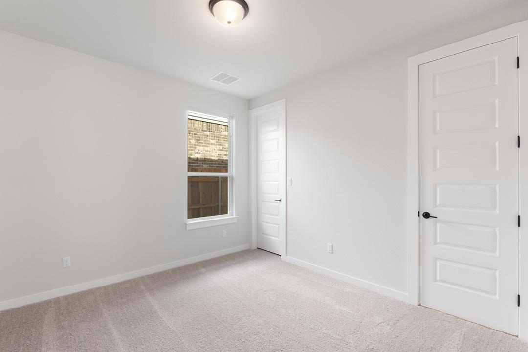 118 Granit Oak Drive, Dripping Springs, TX 78620