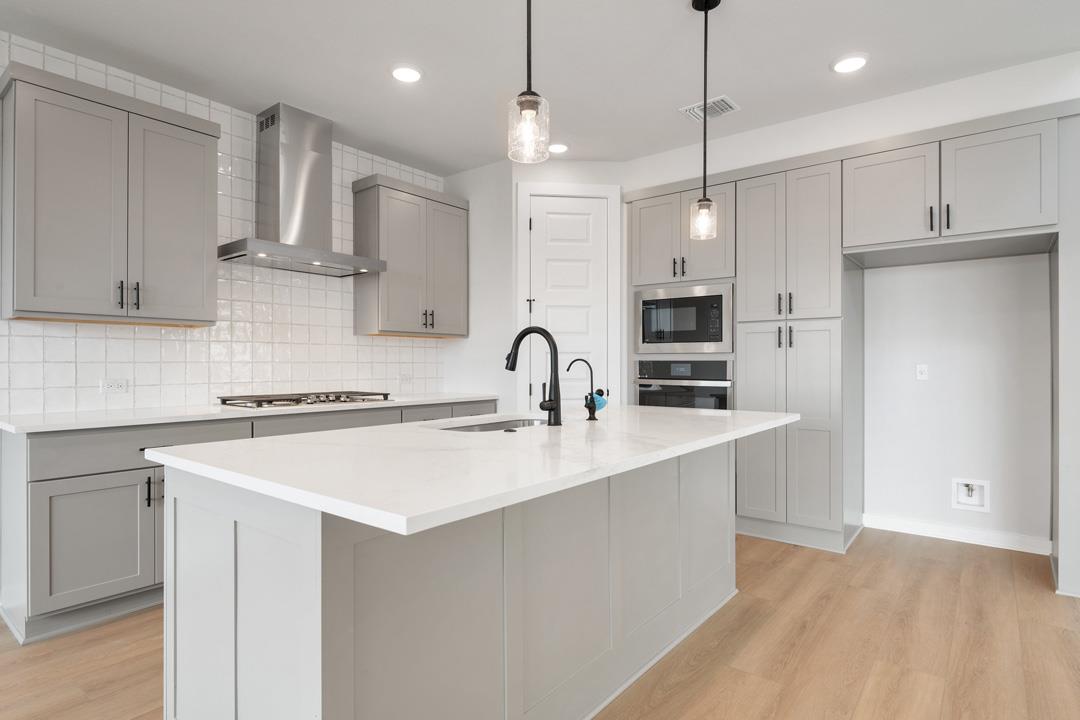 118 Granit Oak Drive, Dripping Springs, TX 78620