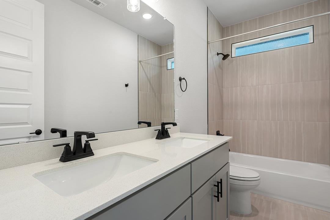 118 Granit Oak Drive, Dripping Springs, TX 78620