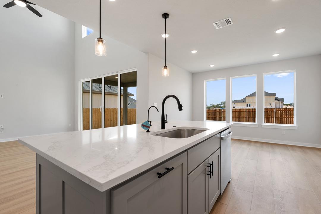 118 Granit Oak Drive, Dripping Springs, TX 78620