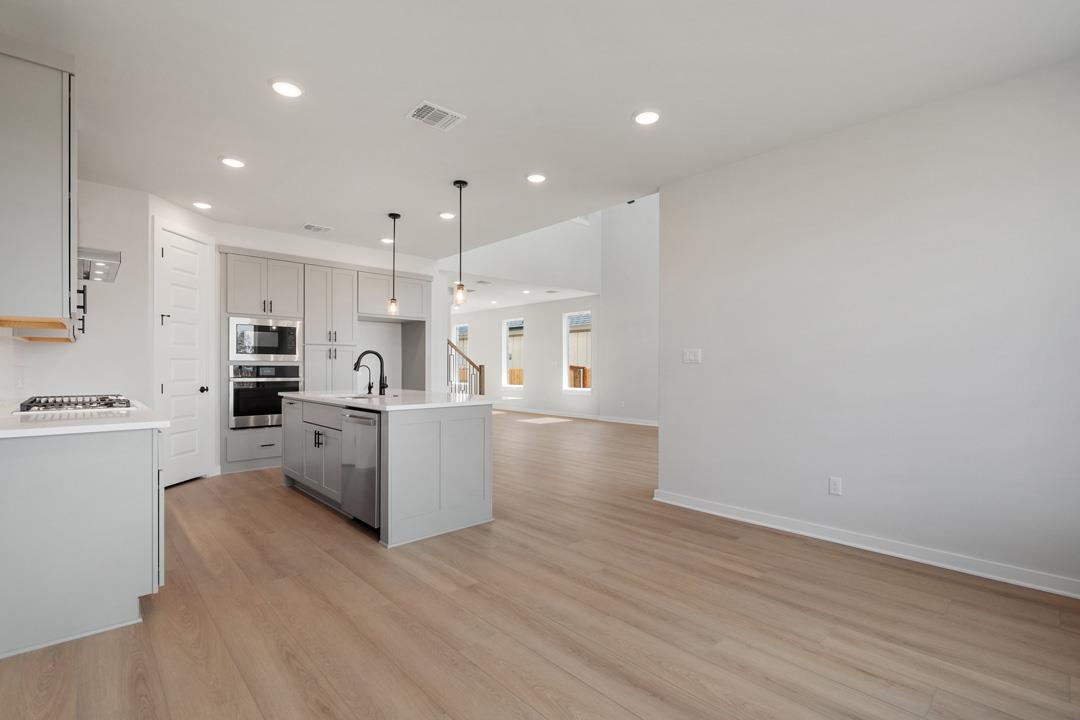 118 Granit Oak Drive, Dripping Springs, TX 78620