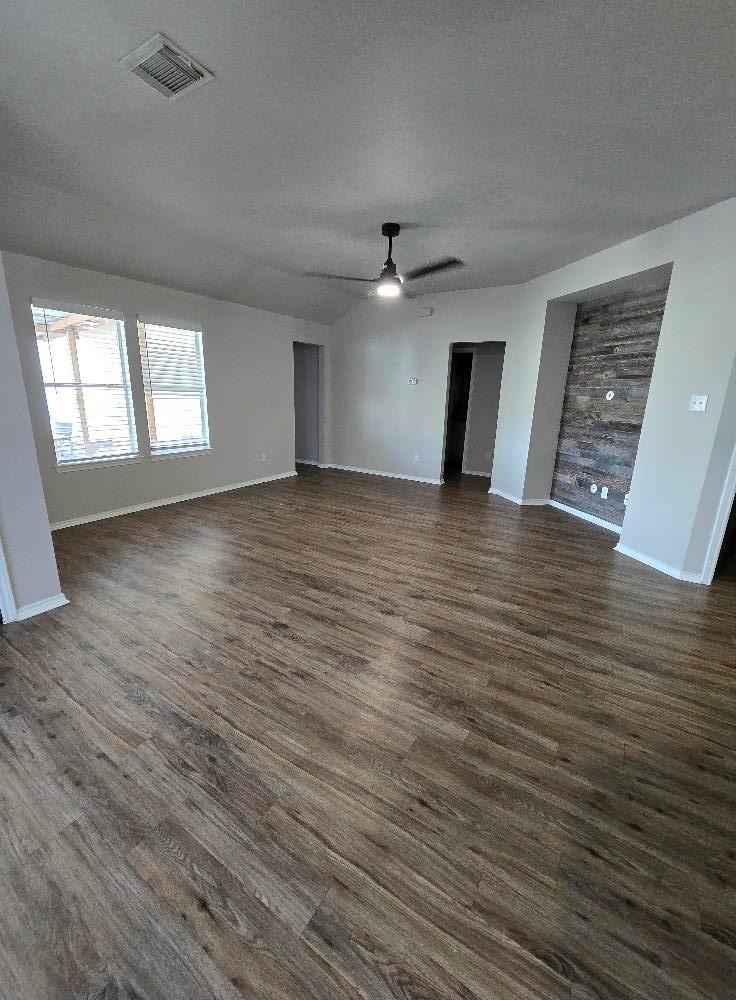 231 Winter St, Kyle, TX 78640