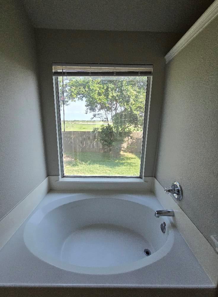 231 Winter St, Kyle, TX 78640